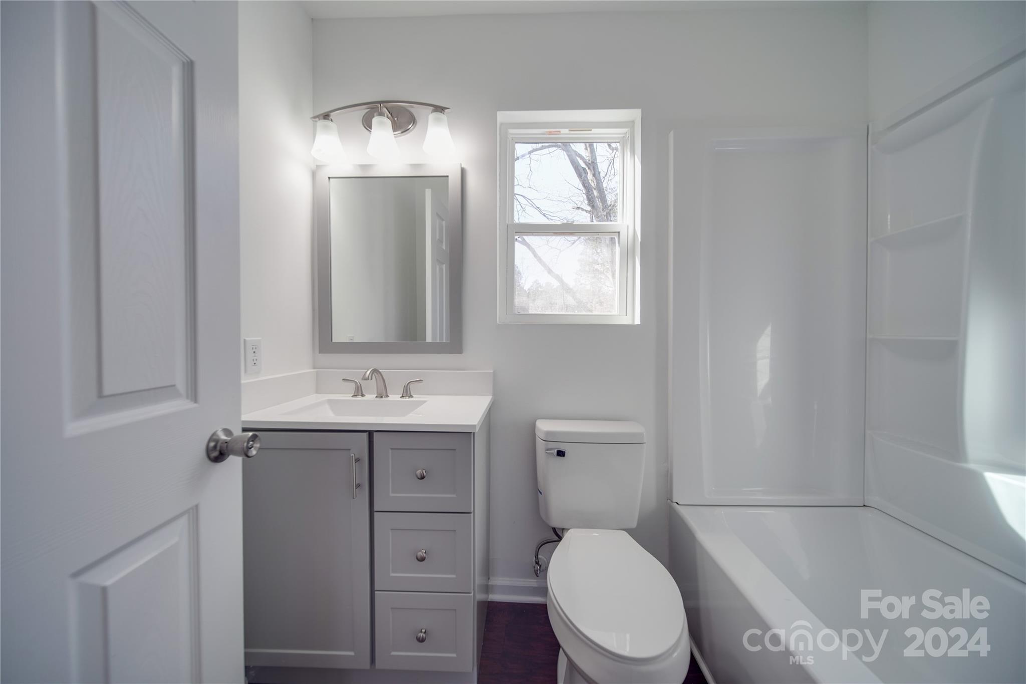 1041 Pine Circle Drive NW