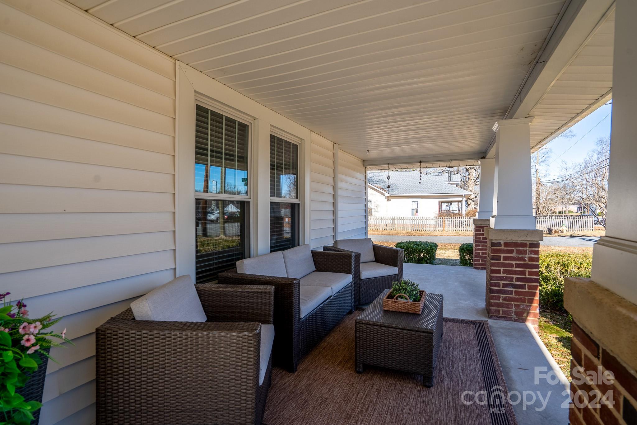 10 Willowbrook Drive NW