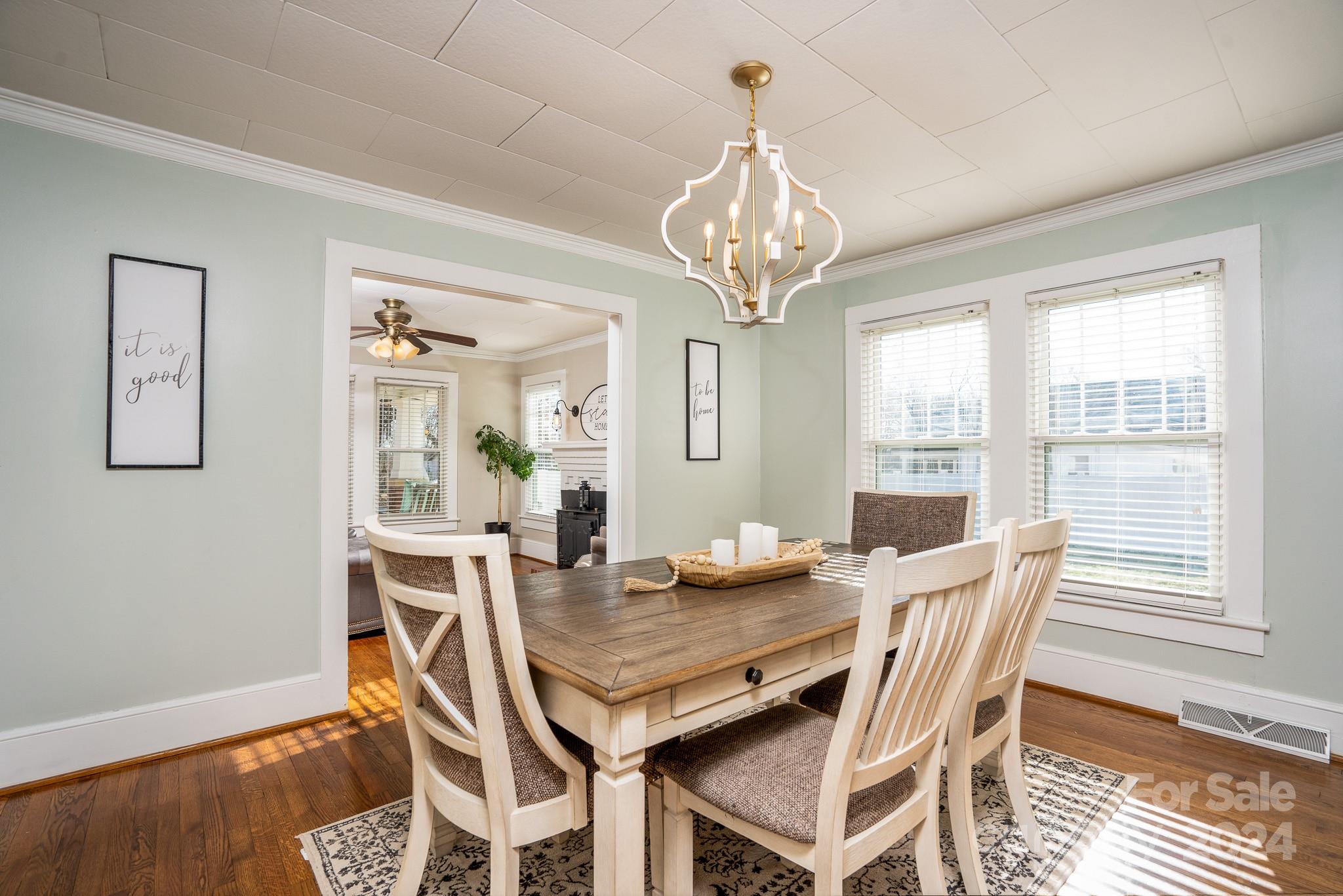 10 Willowbrook Drive NW