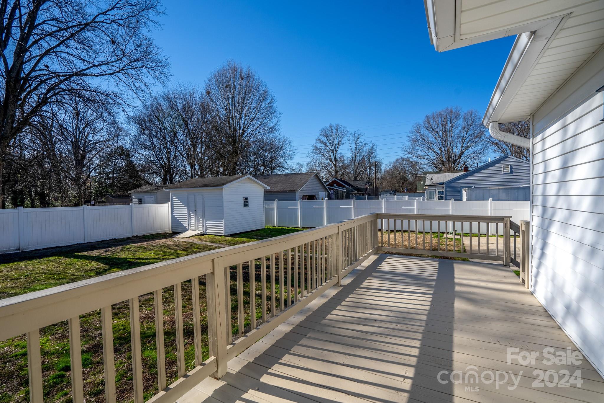 10 Willowbrook Drive NW