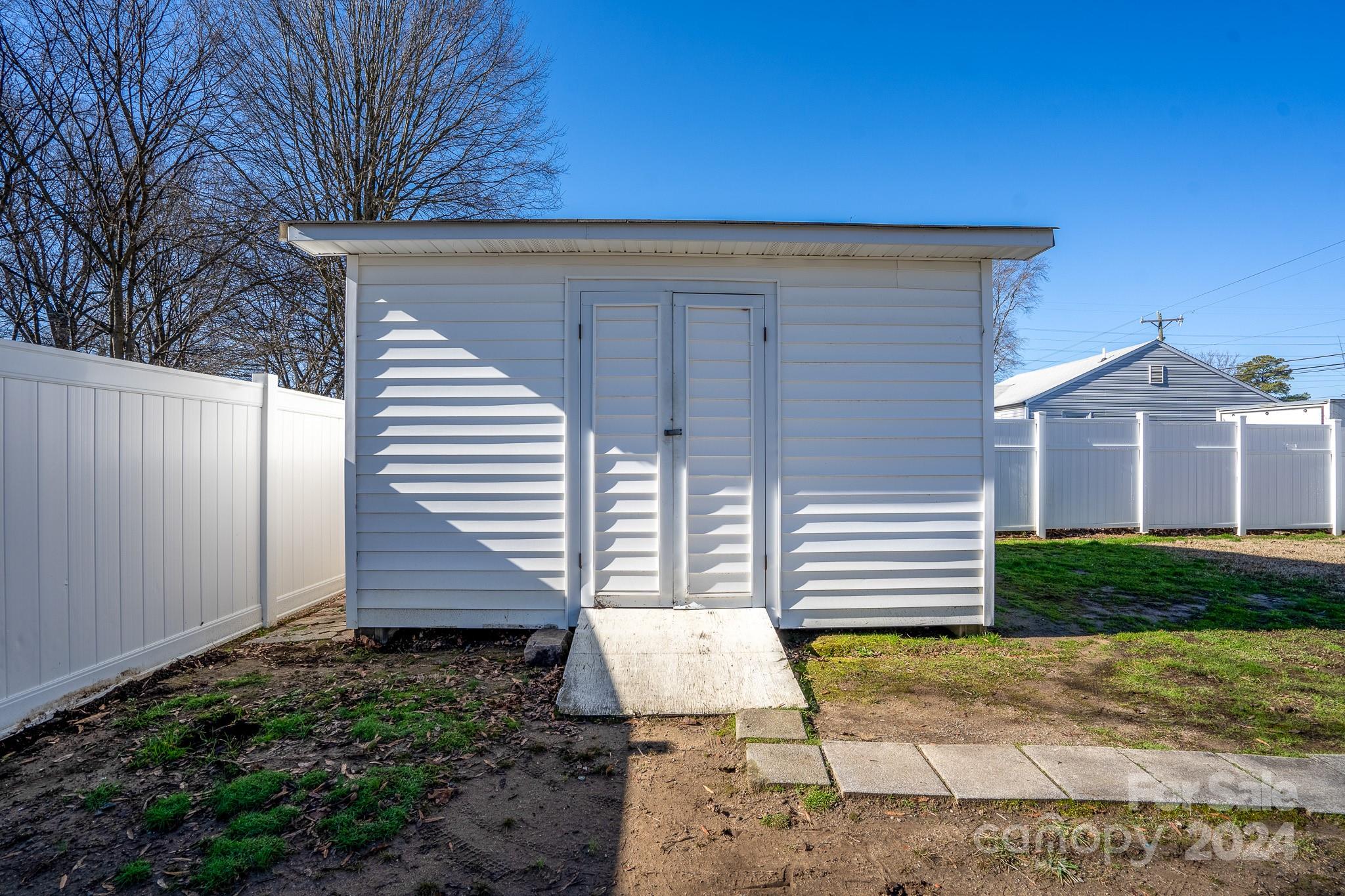 10 Willowbrook Drive NW