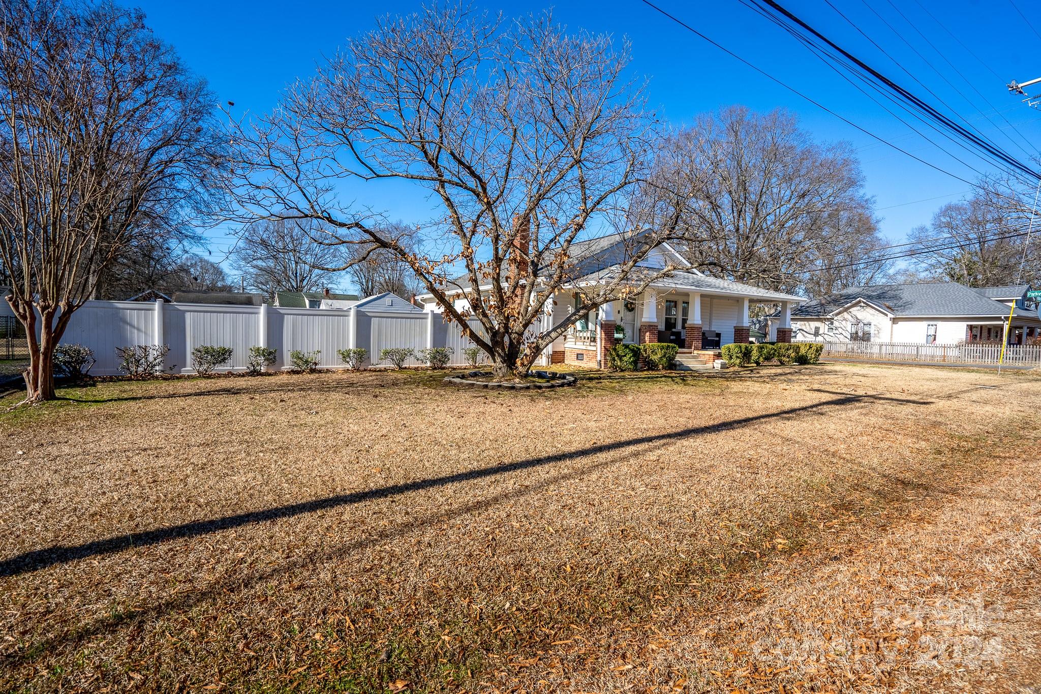 10 Willowbrook Drive NW