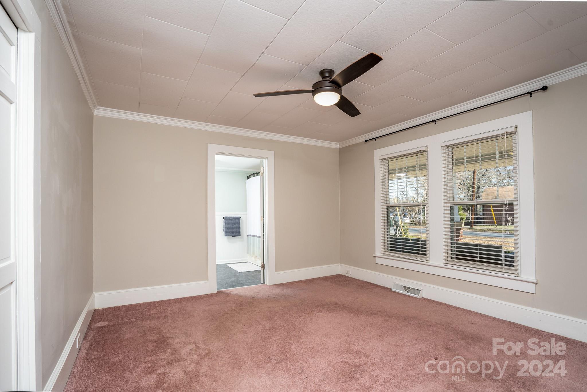 10 Willowbrook Drive NW