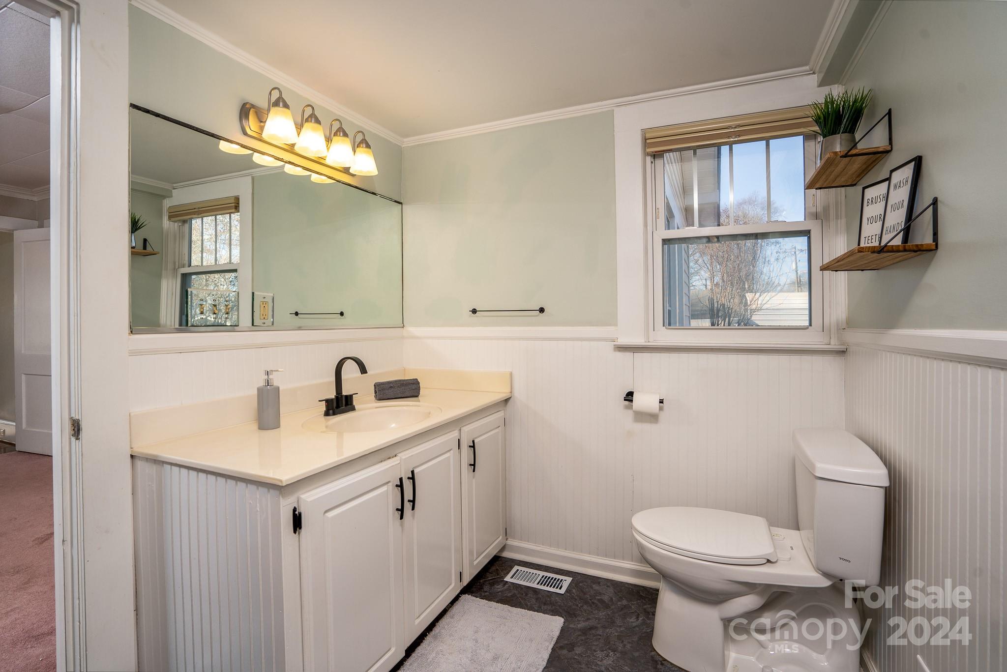 10 Willowbrook Drive NW