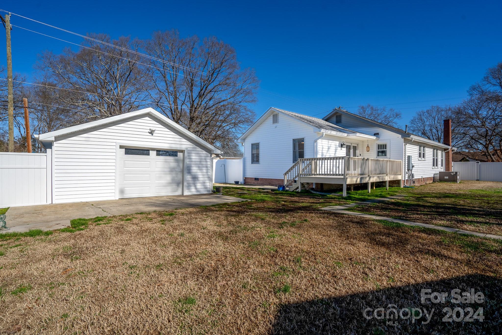 10 Willowbrook Drive NW