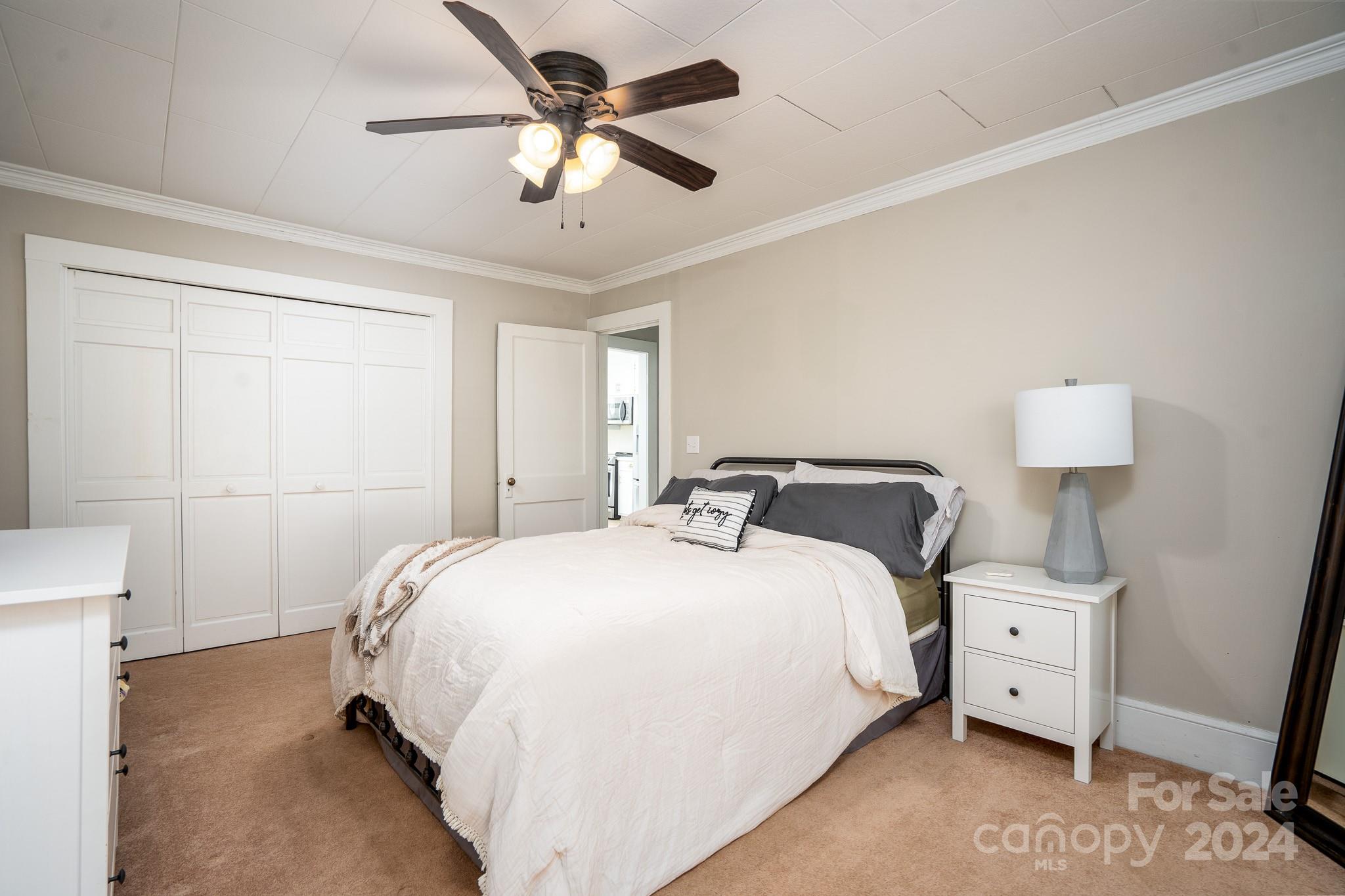 10 Willowbrook Drive NW