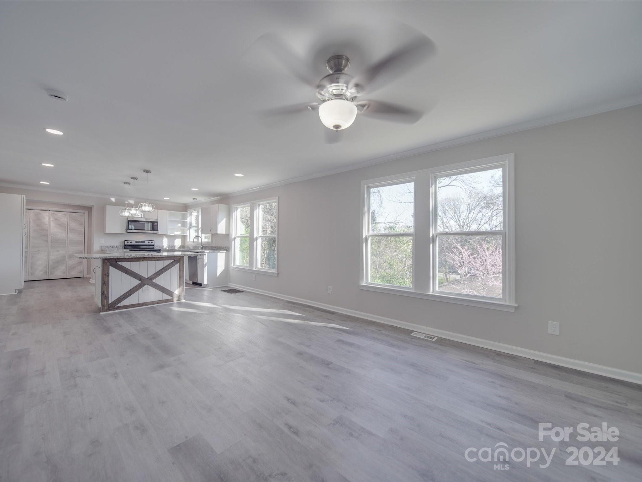 121 Brumley Avenue NE