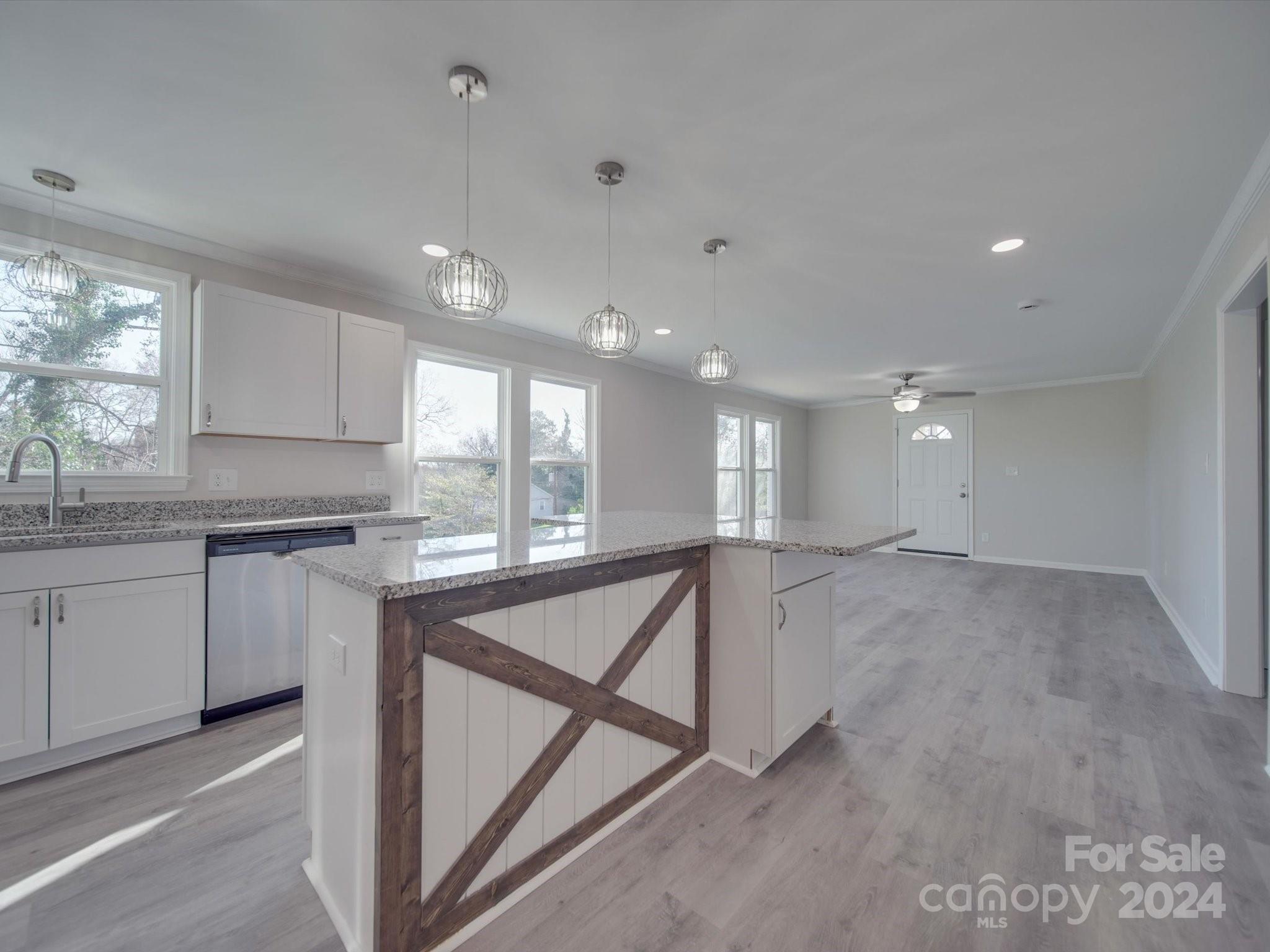 121 Brumley Avenue NE