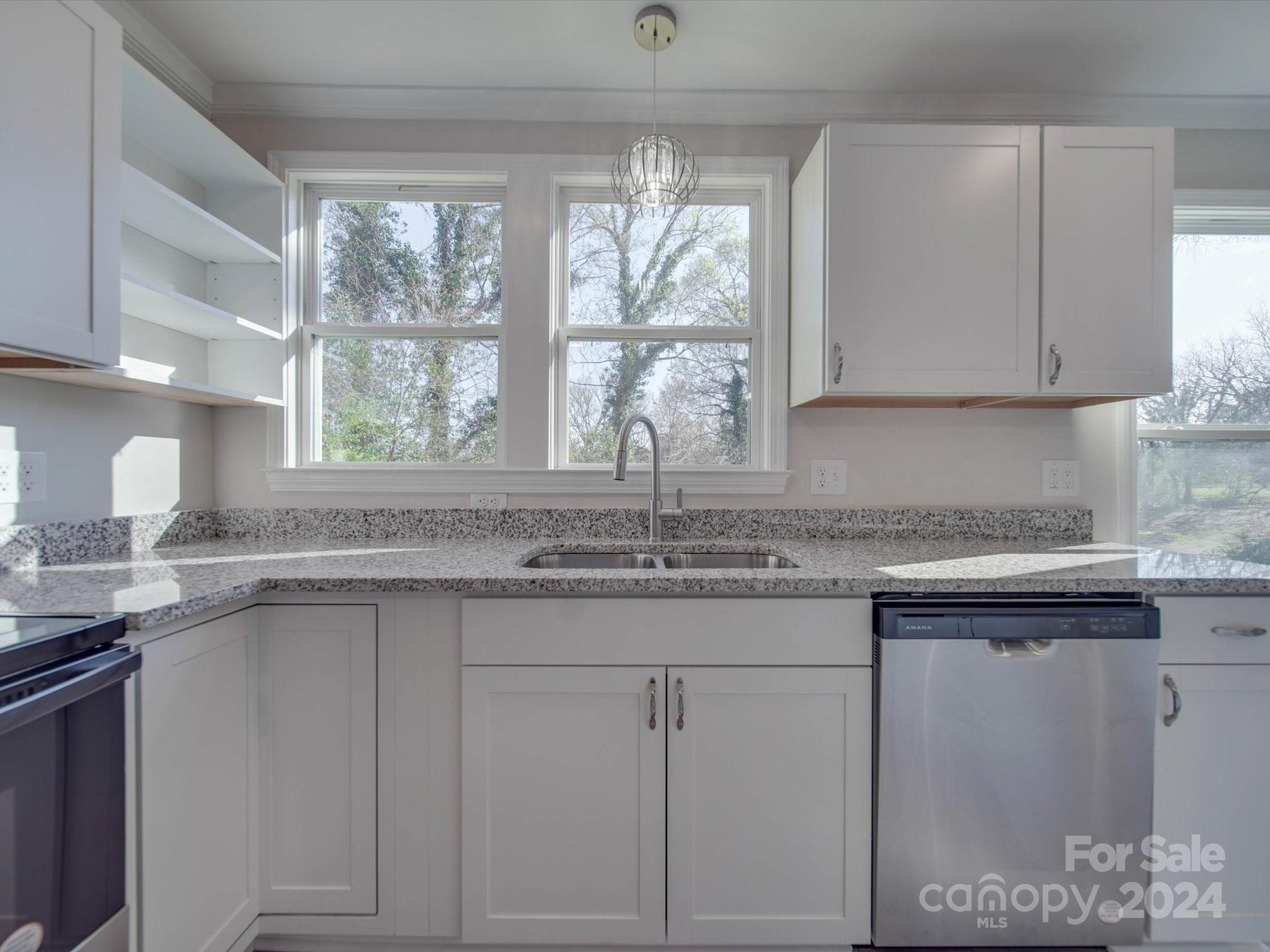 121 Brumley Avenue NE