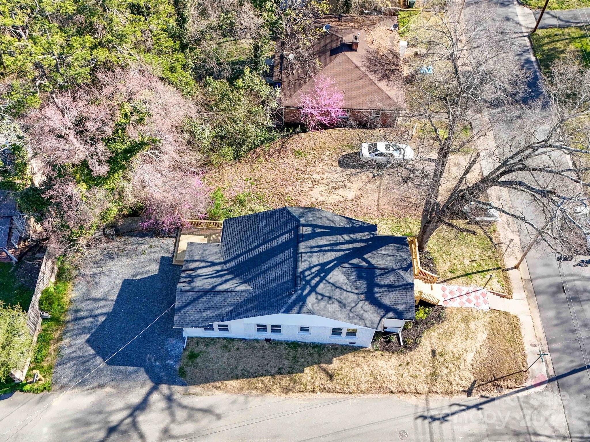 121 Brumley Avenue NE