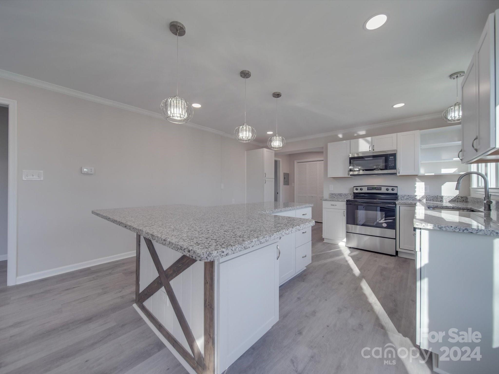 121 Brumley Avenue NE