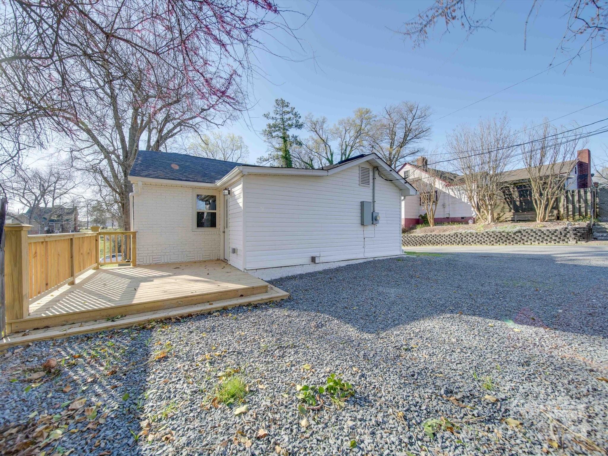 121 Brumley Avenue NE