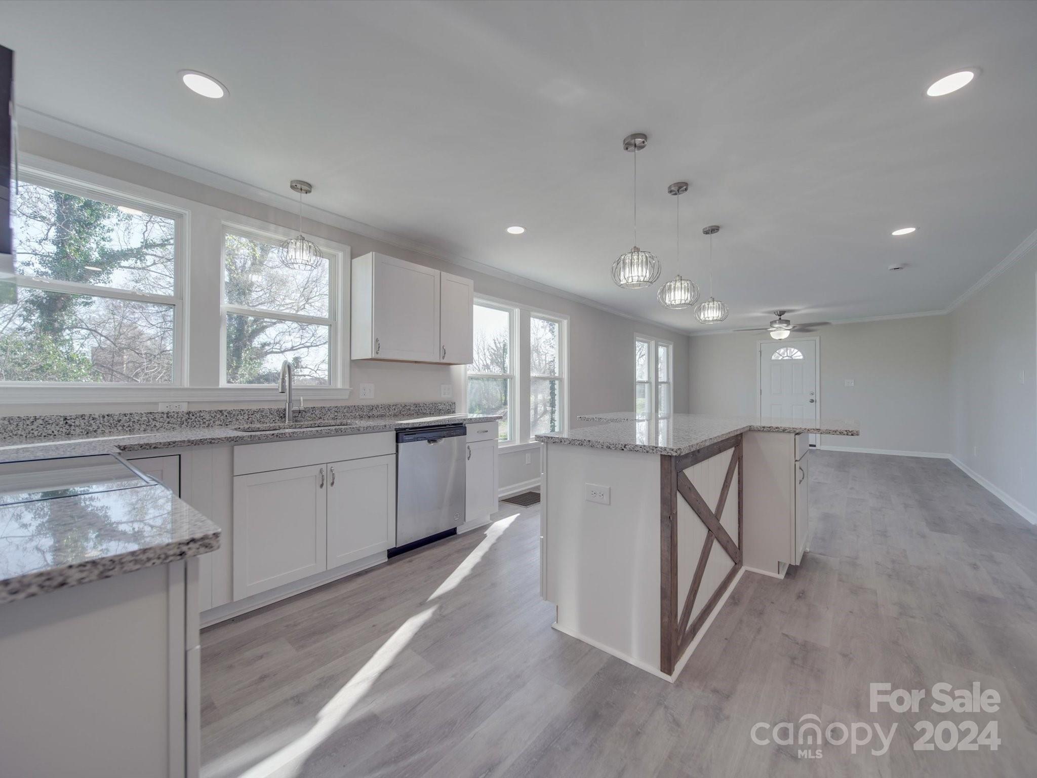 121 Brumley Avenue NE