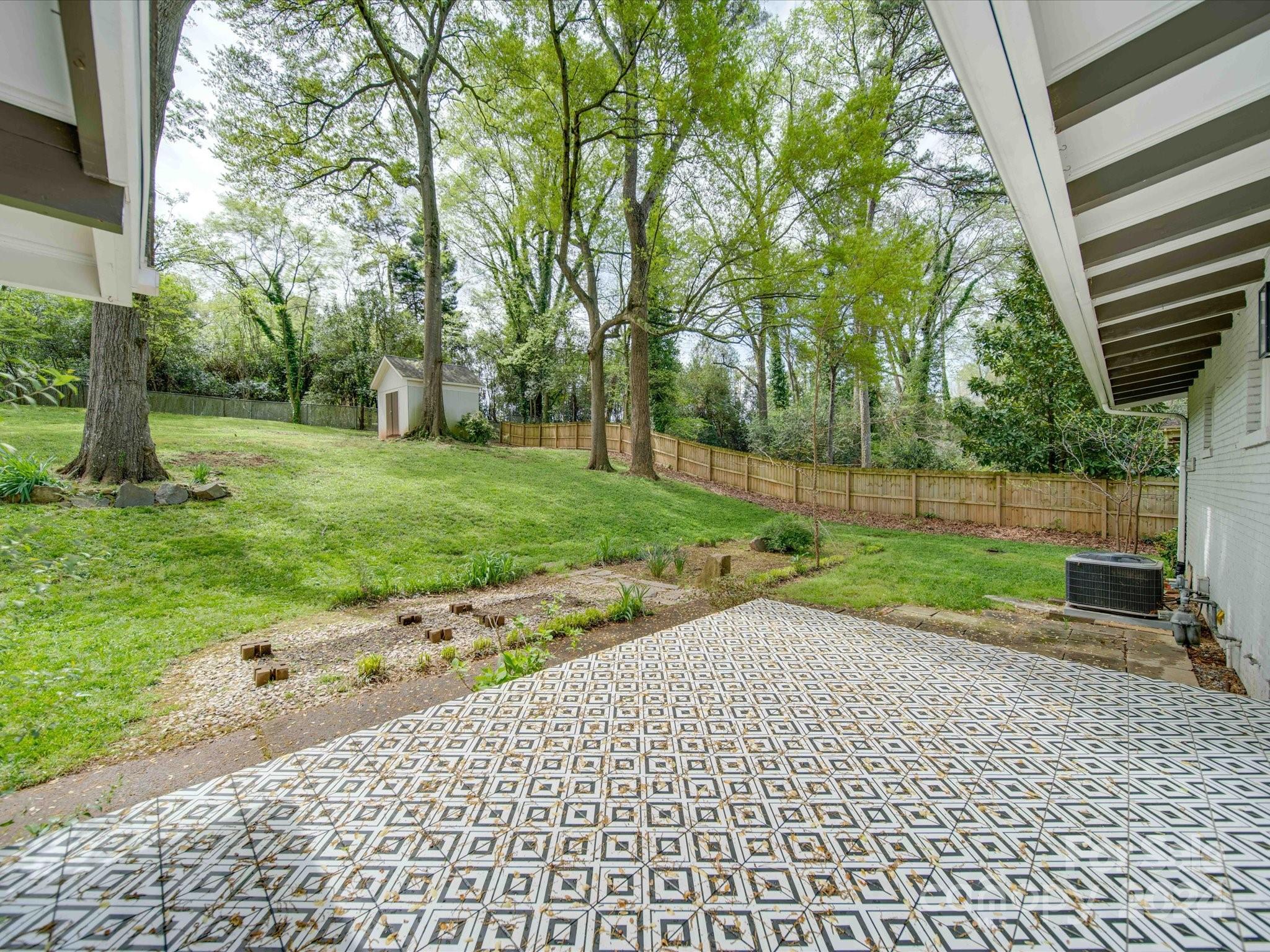 2126 Shadyview Drive