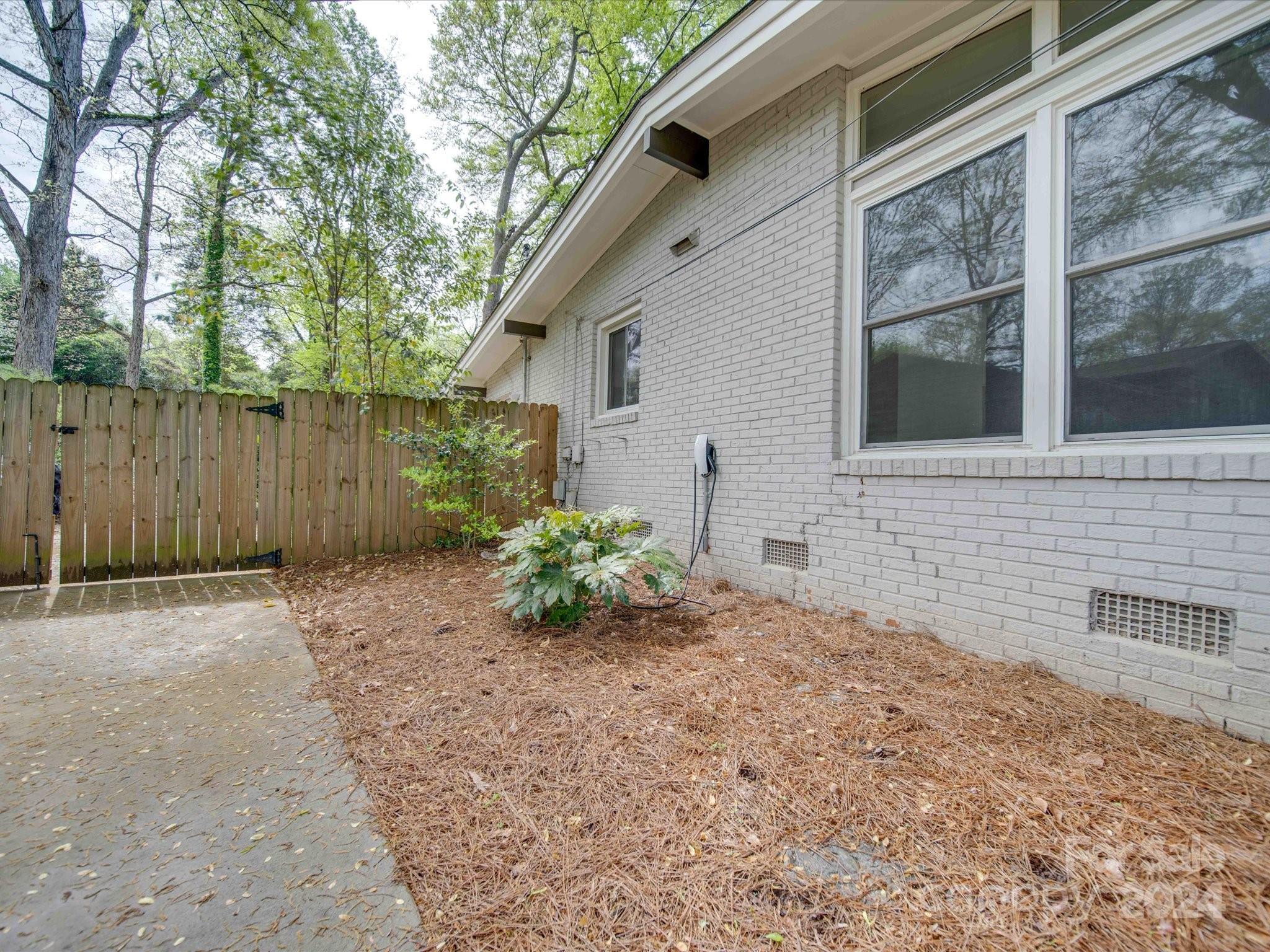 2126 Shadyview Drive