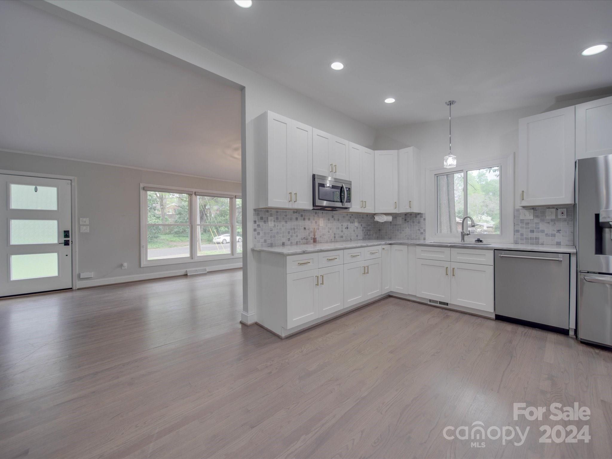 2126 Shadyview Drive