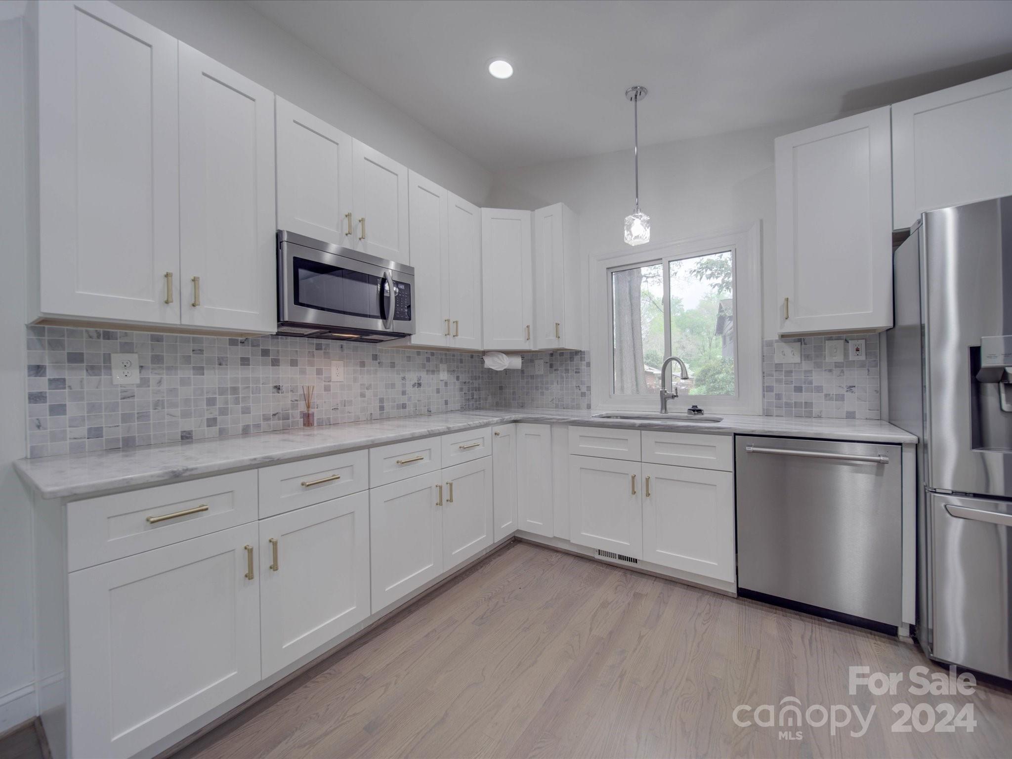 2126 Shadyview Drive