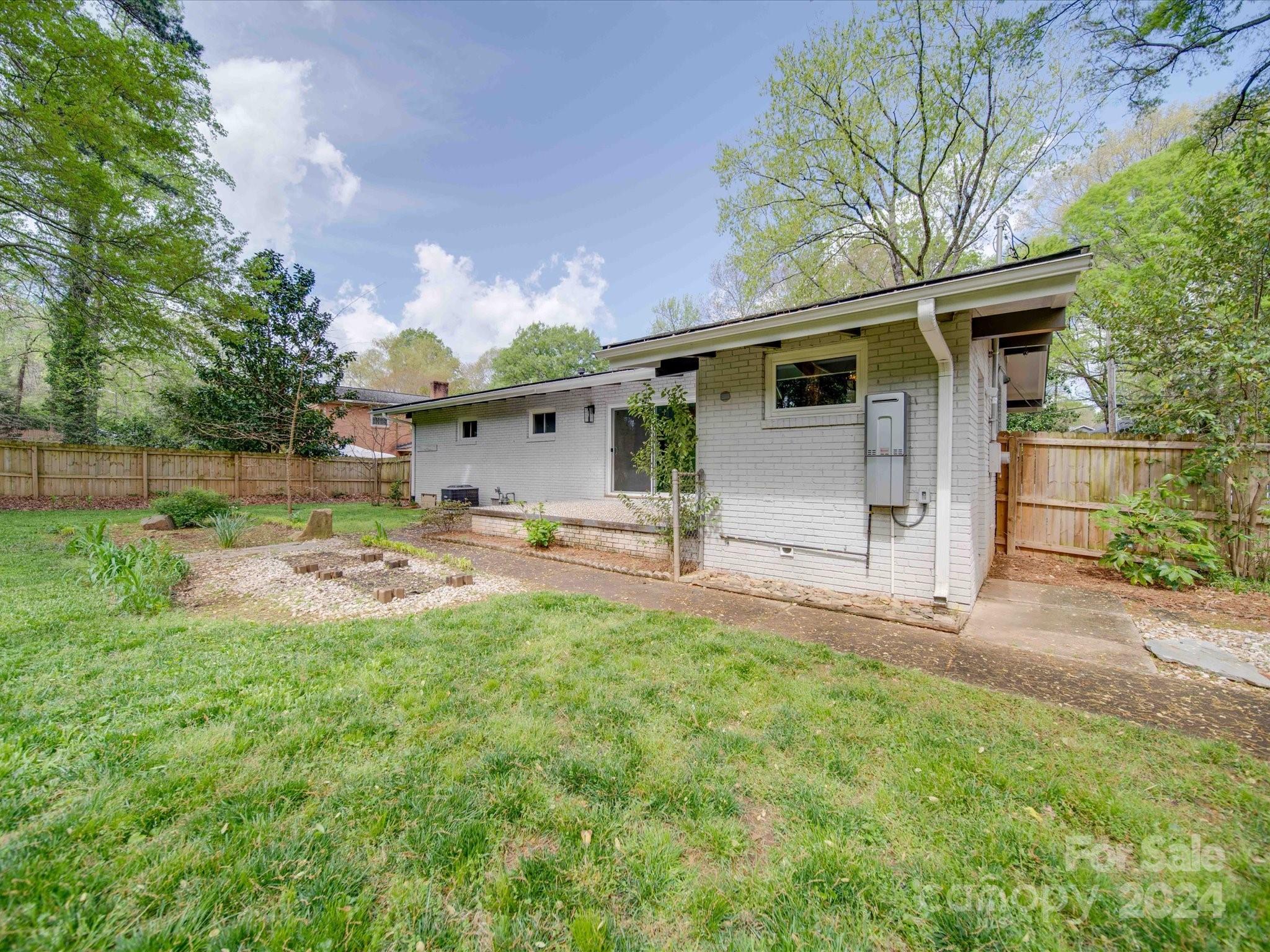 2126 Shadyview Drive