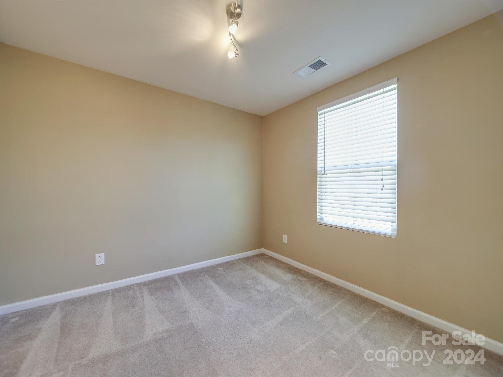 1096 Tangle Ridge Drive SE