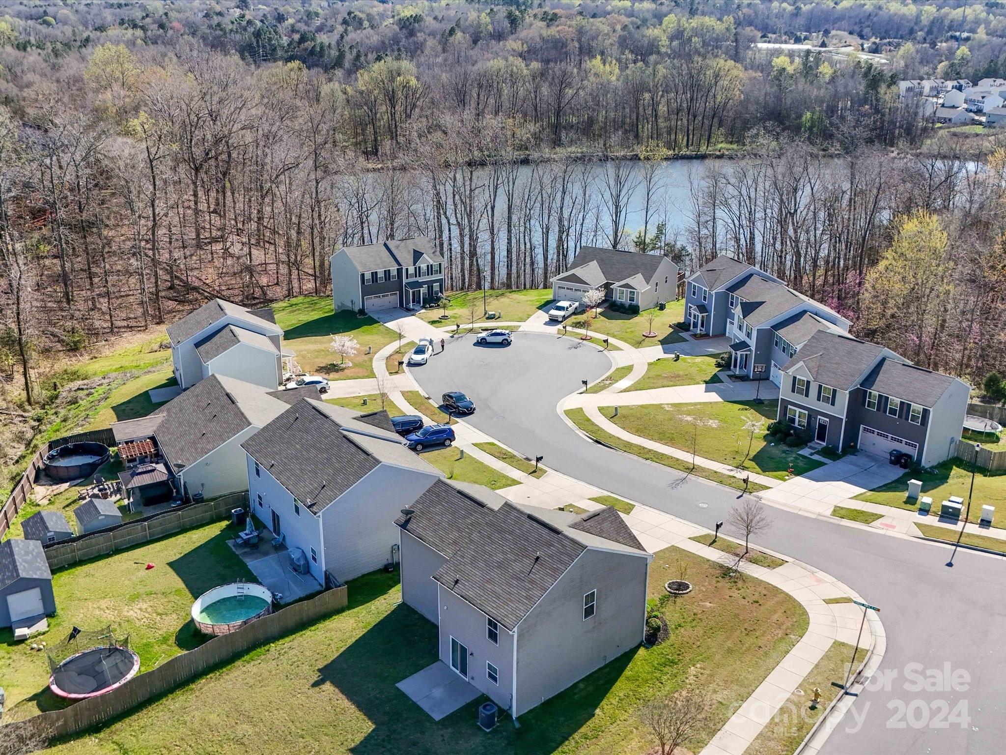 1096 Tangle Ridge Drive SE