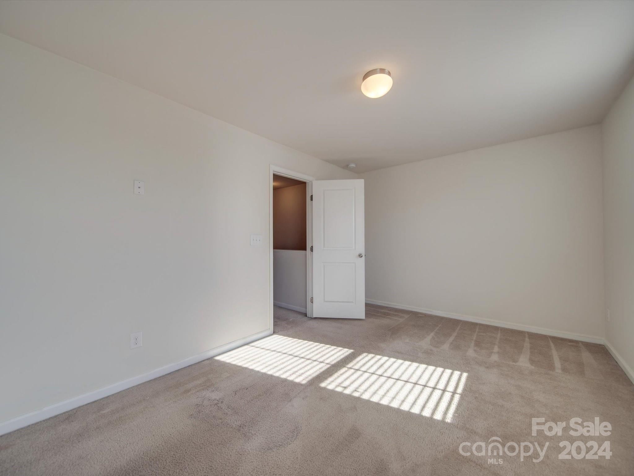 1096 Tangle Ridge Drive SE