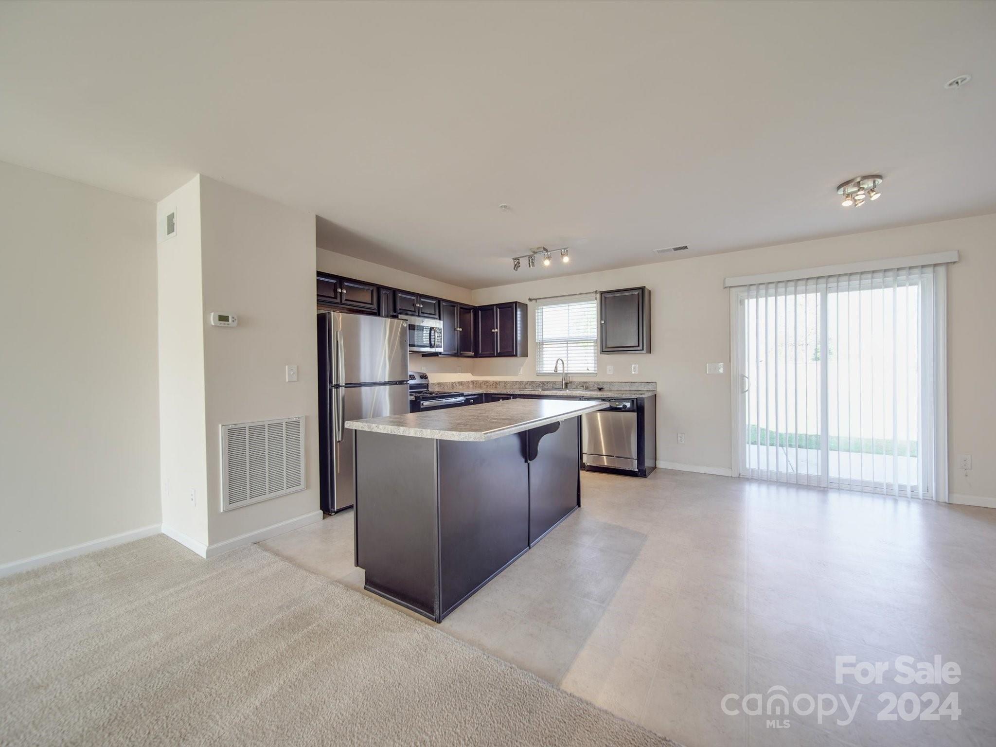 1096 Tangle Ridge Drive SE