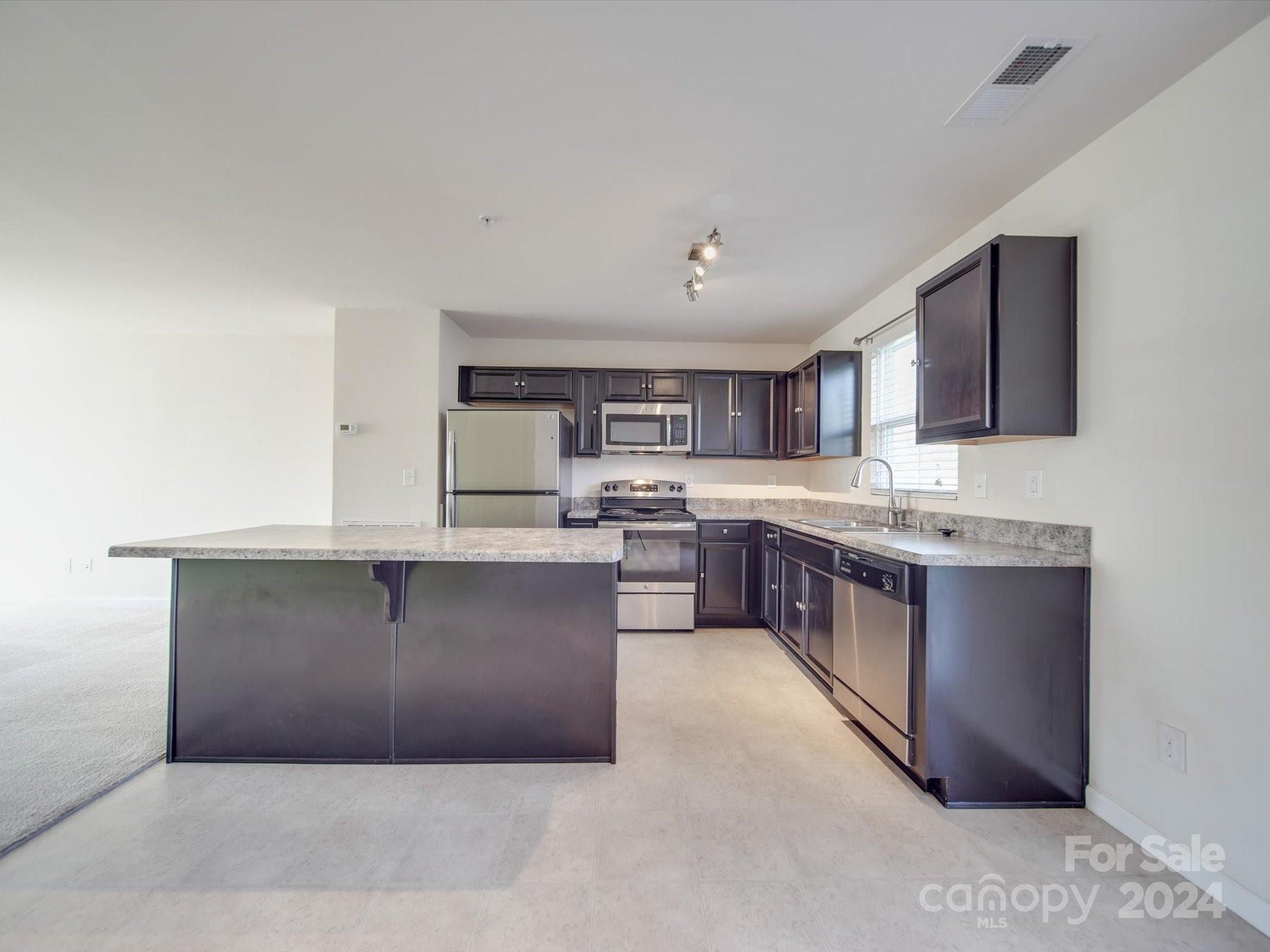 1096 Tangle Ridge Drive SE