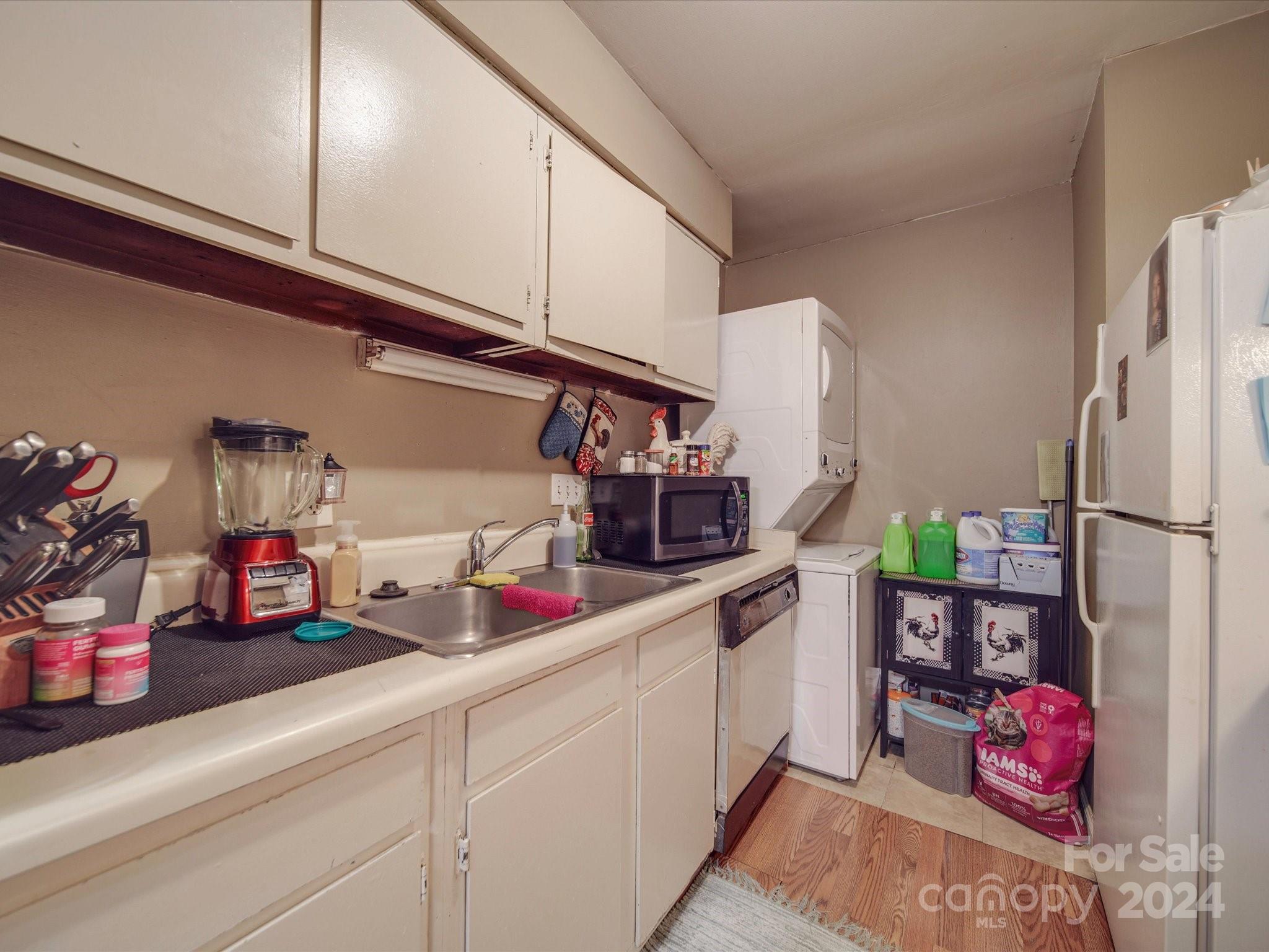 401 Orchard Trace Lane Unit: 4