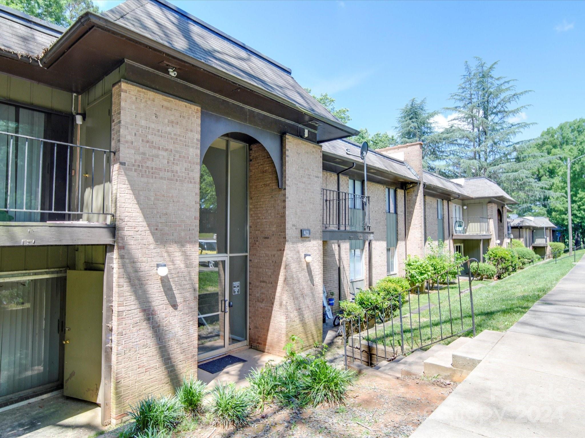 401 Orchard Trace Lane Unit: 4