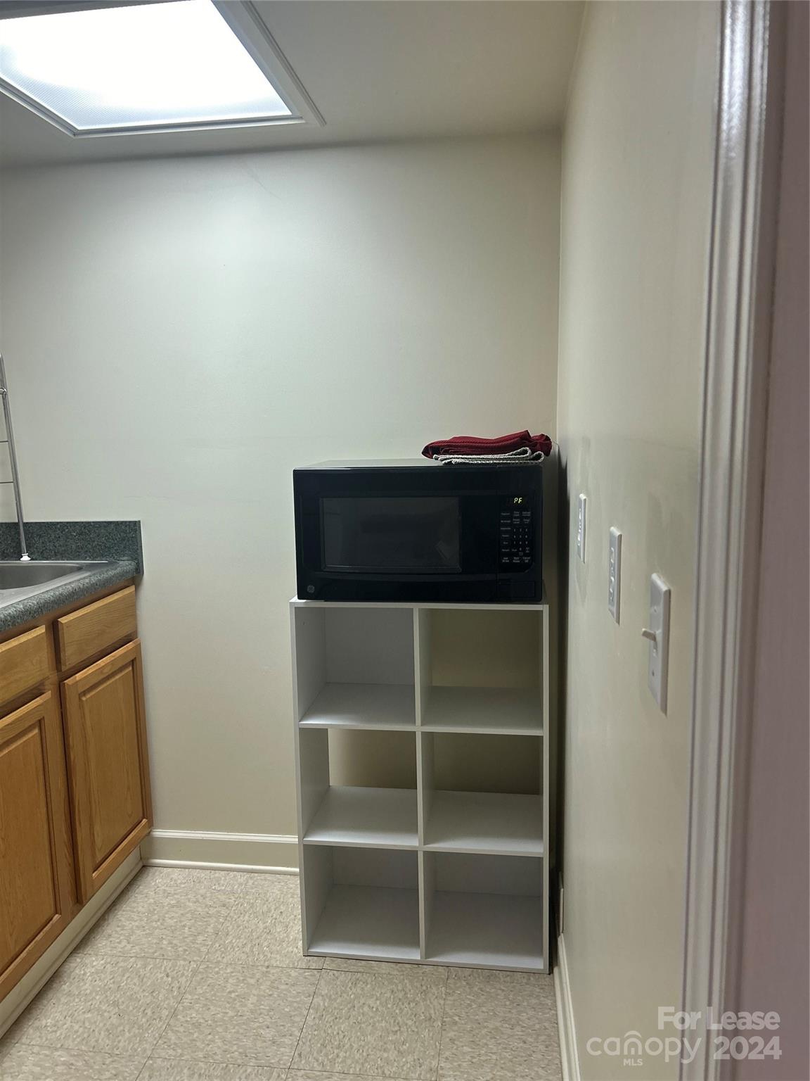 8001 Buckingham Lane