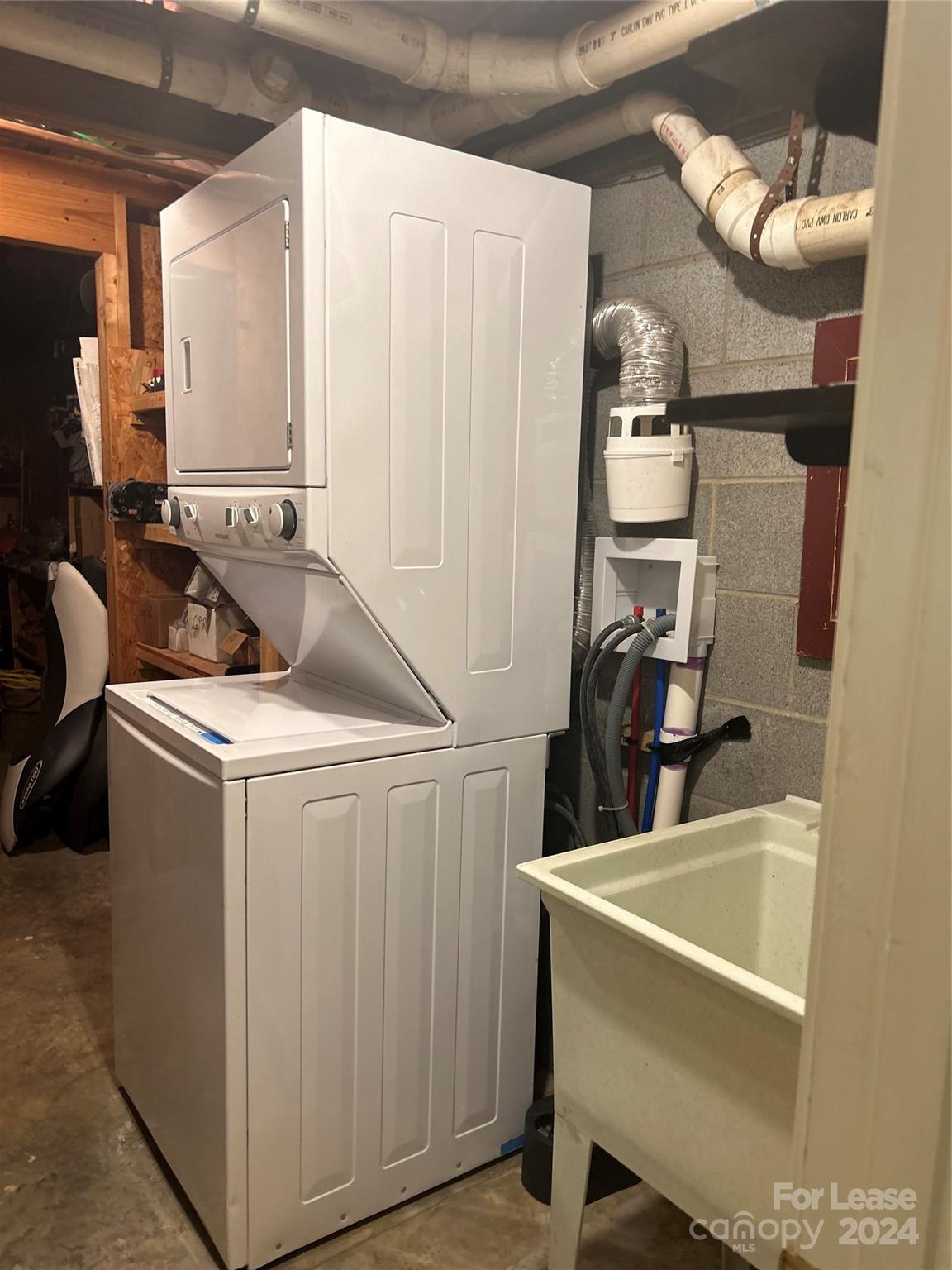 8001 Buckingham Lane