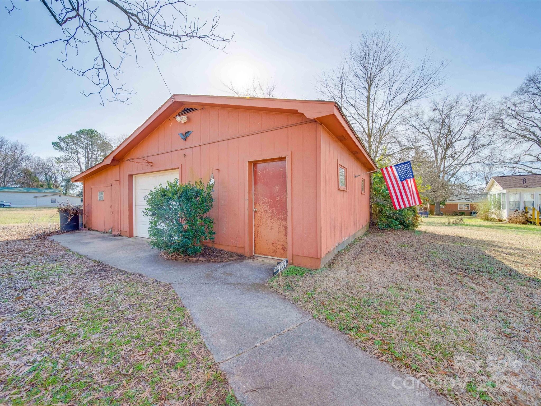 151 Woodland Drive SW