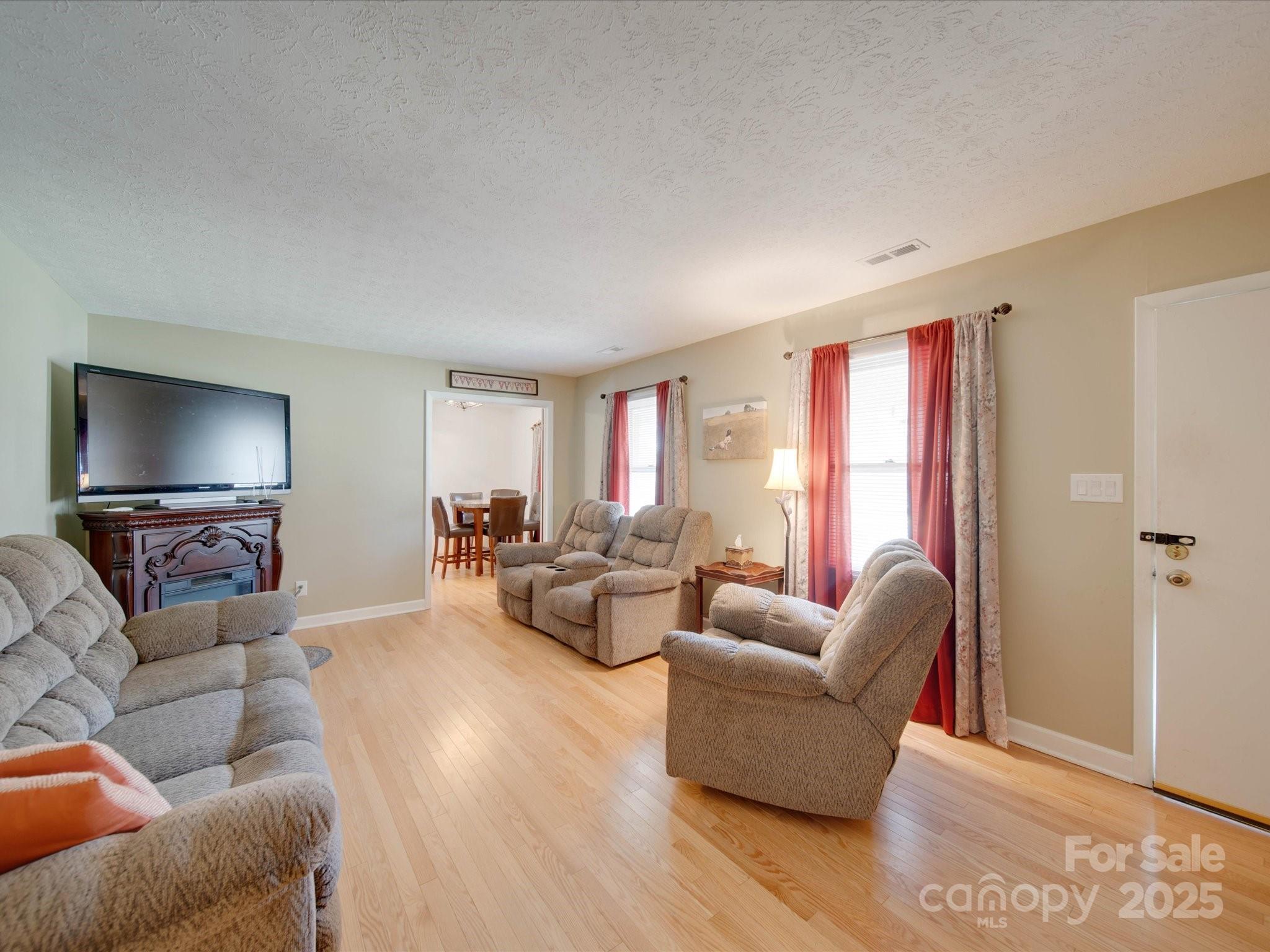 151 Woodland Drive SW