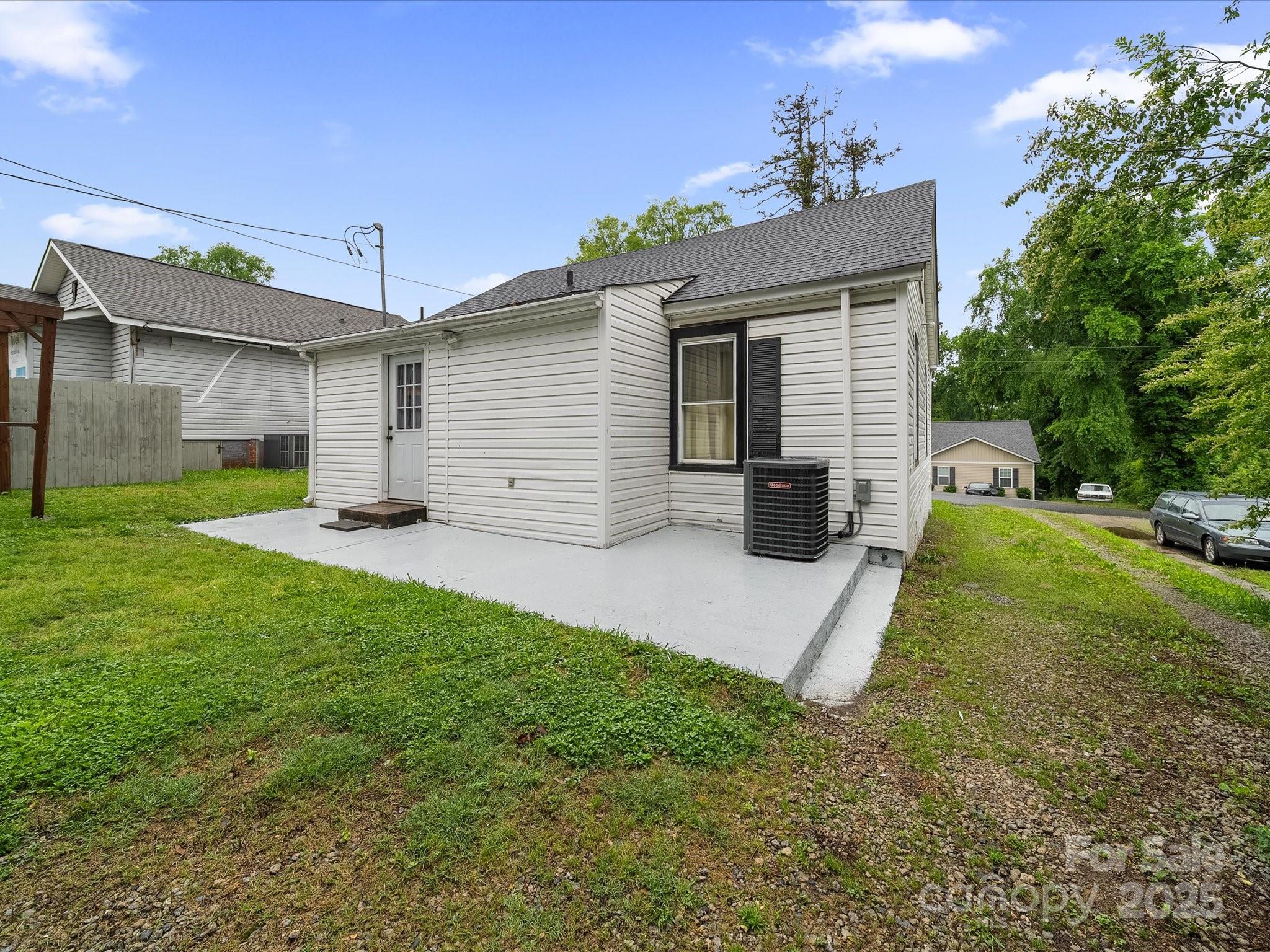 268 Jefferson Court NE