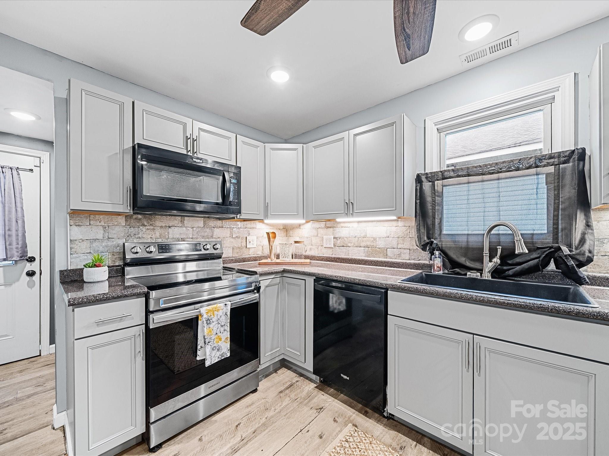 268 Jefferson Court NE