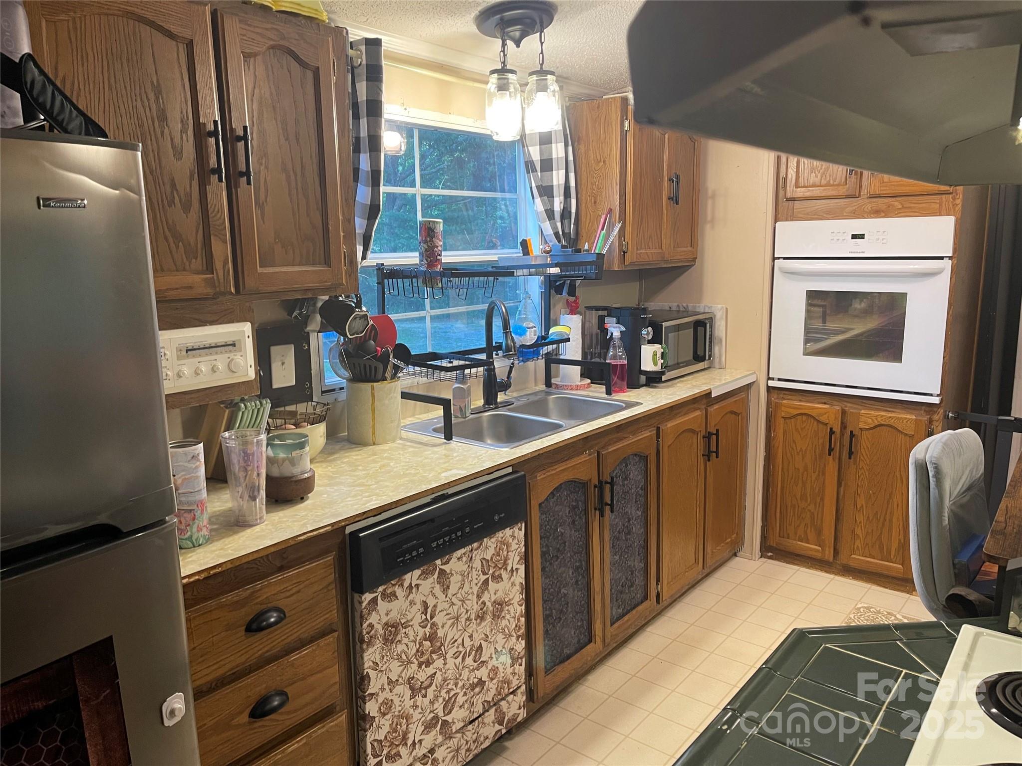 11155 Highway 52 Highway