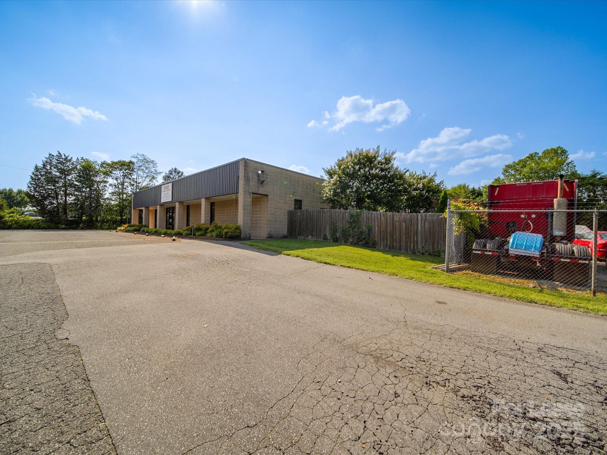 4400 Republic Drive NW