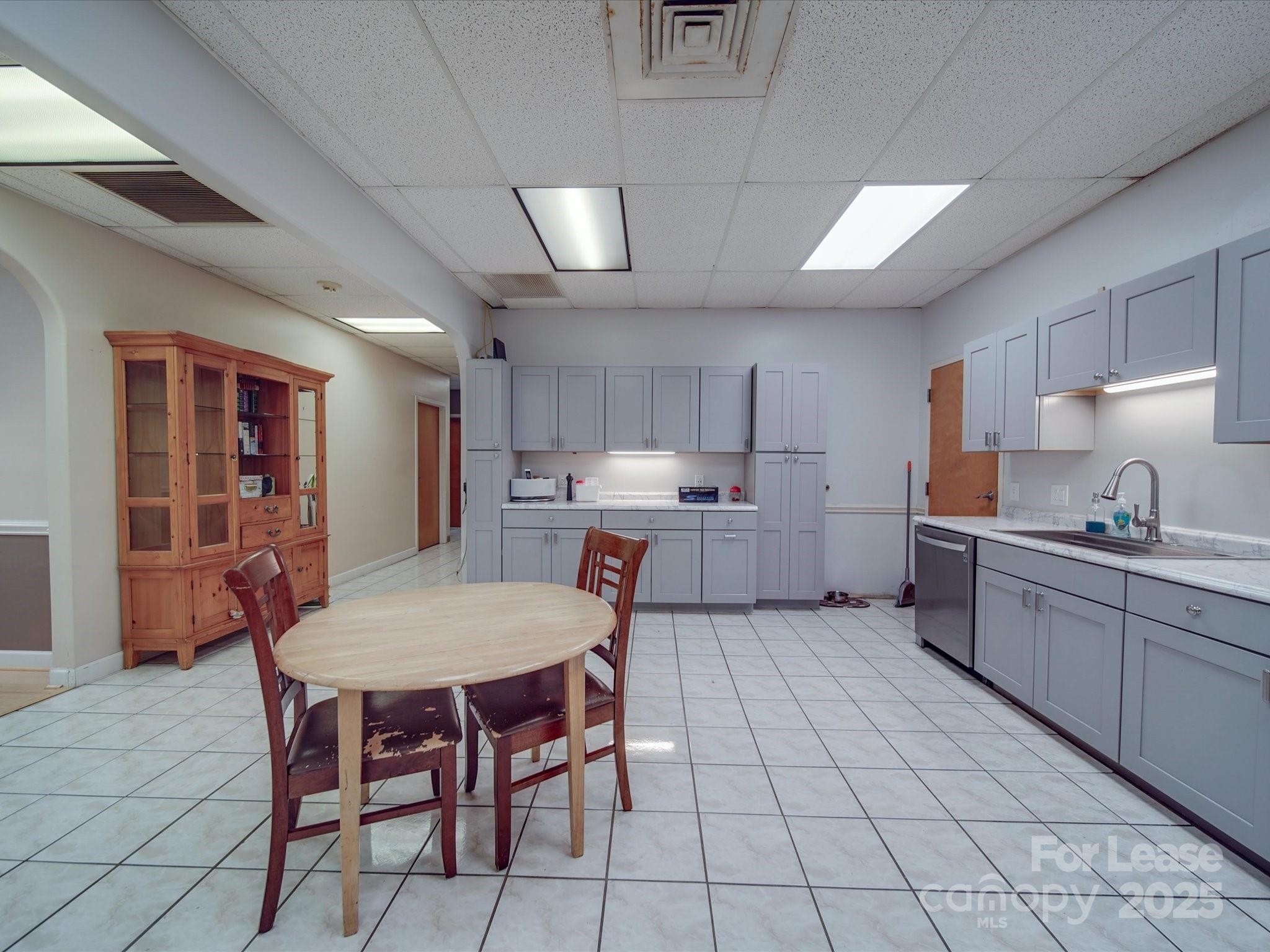 4400 Republic Drive NW