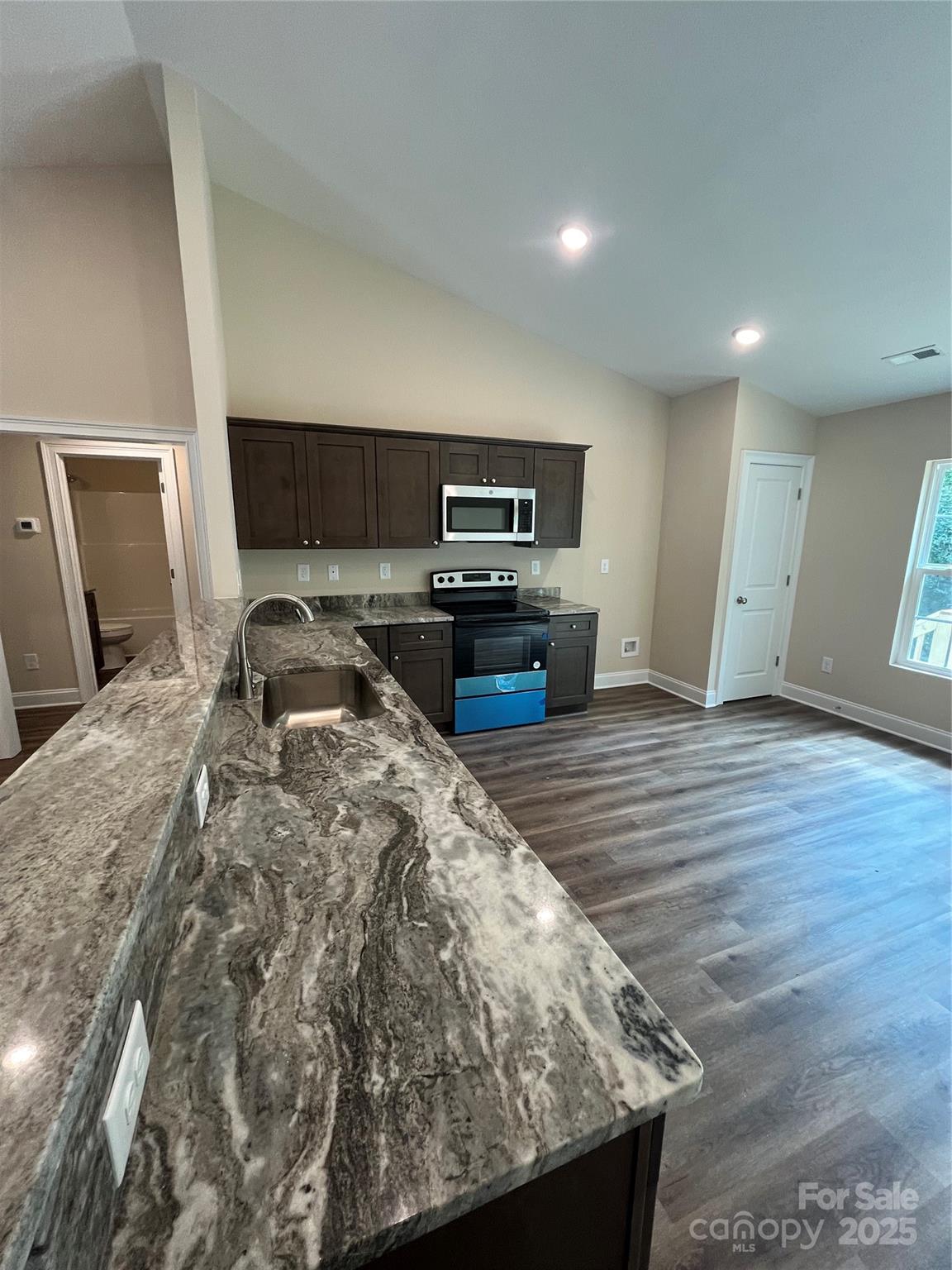 268 Hatley Circle NE