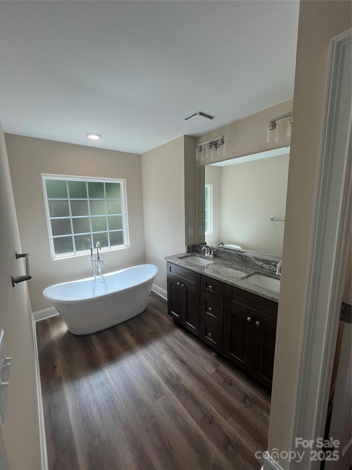 268 Hatley Circle NE