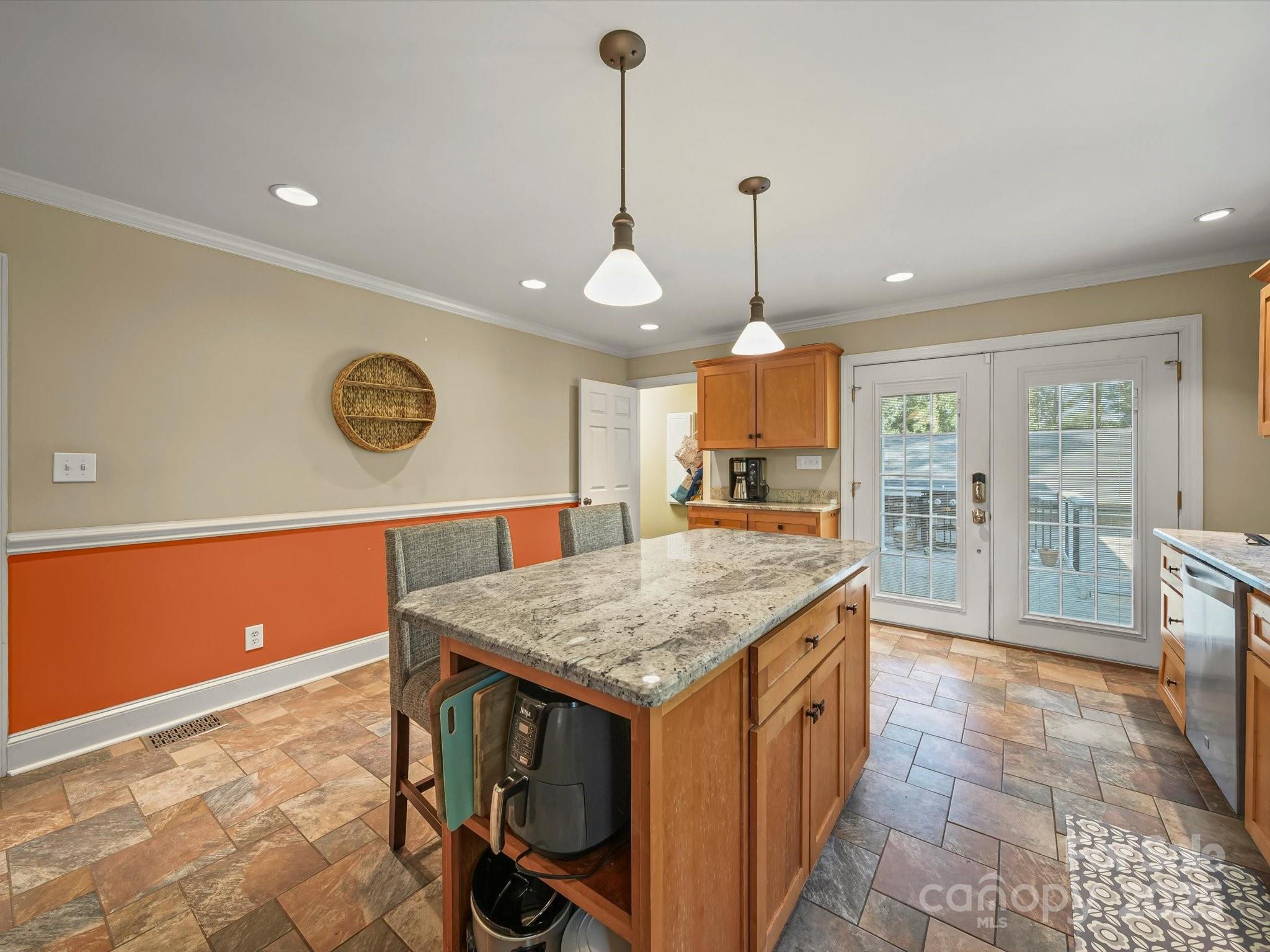 736 Spring Street SW