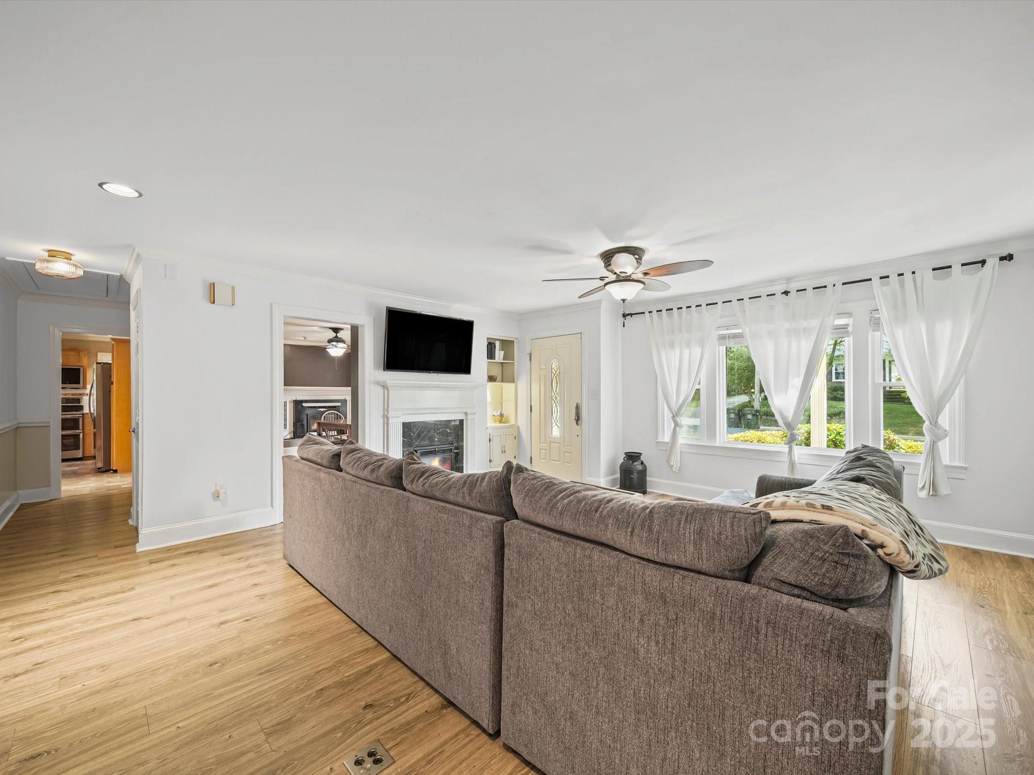 736 Spring Street SW