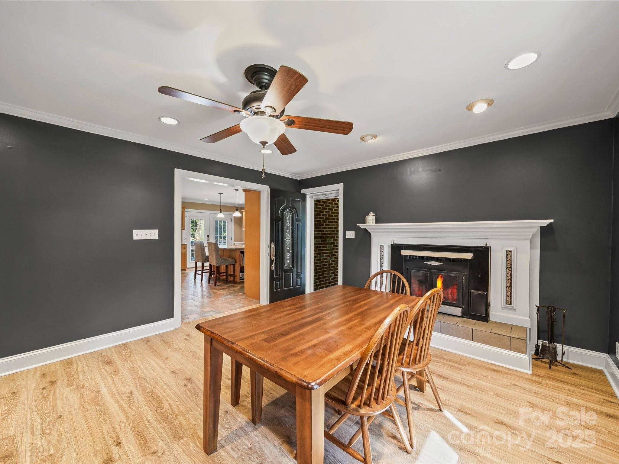 736 Spring Street SW