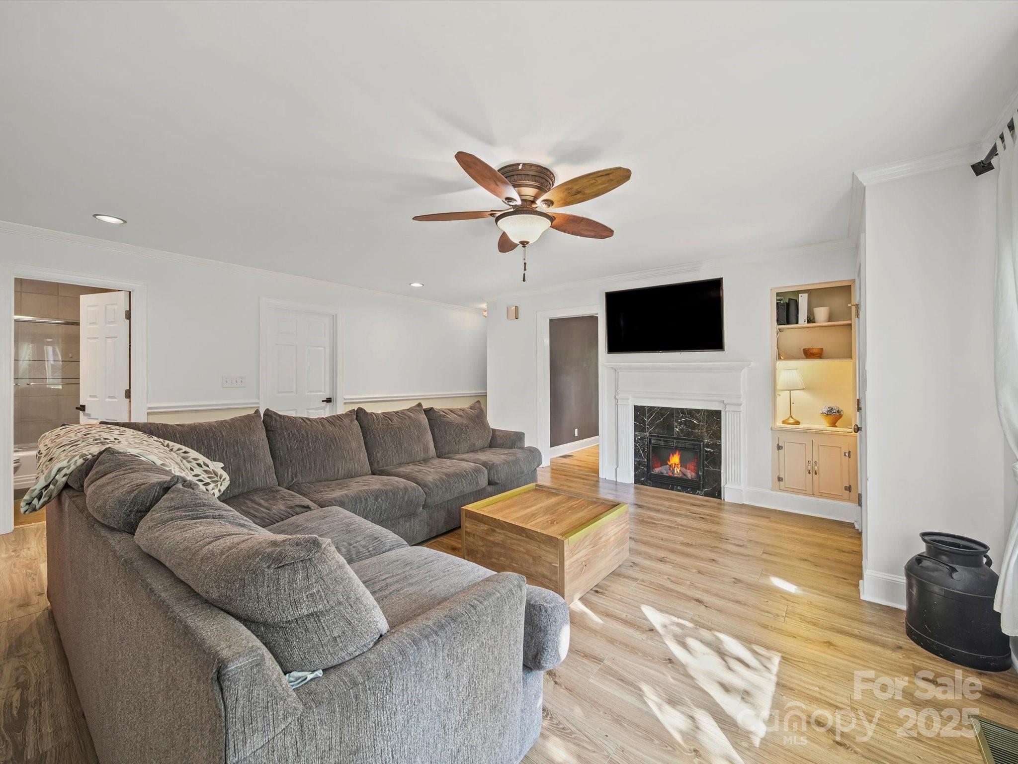 736 Spring Street SW