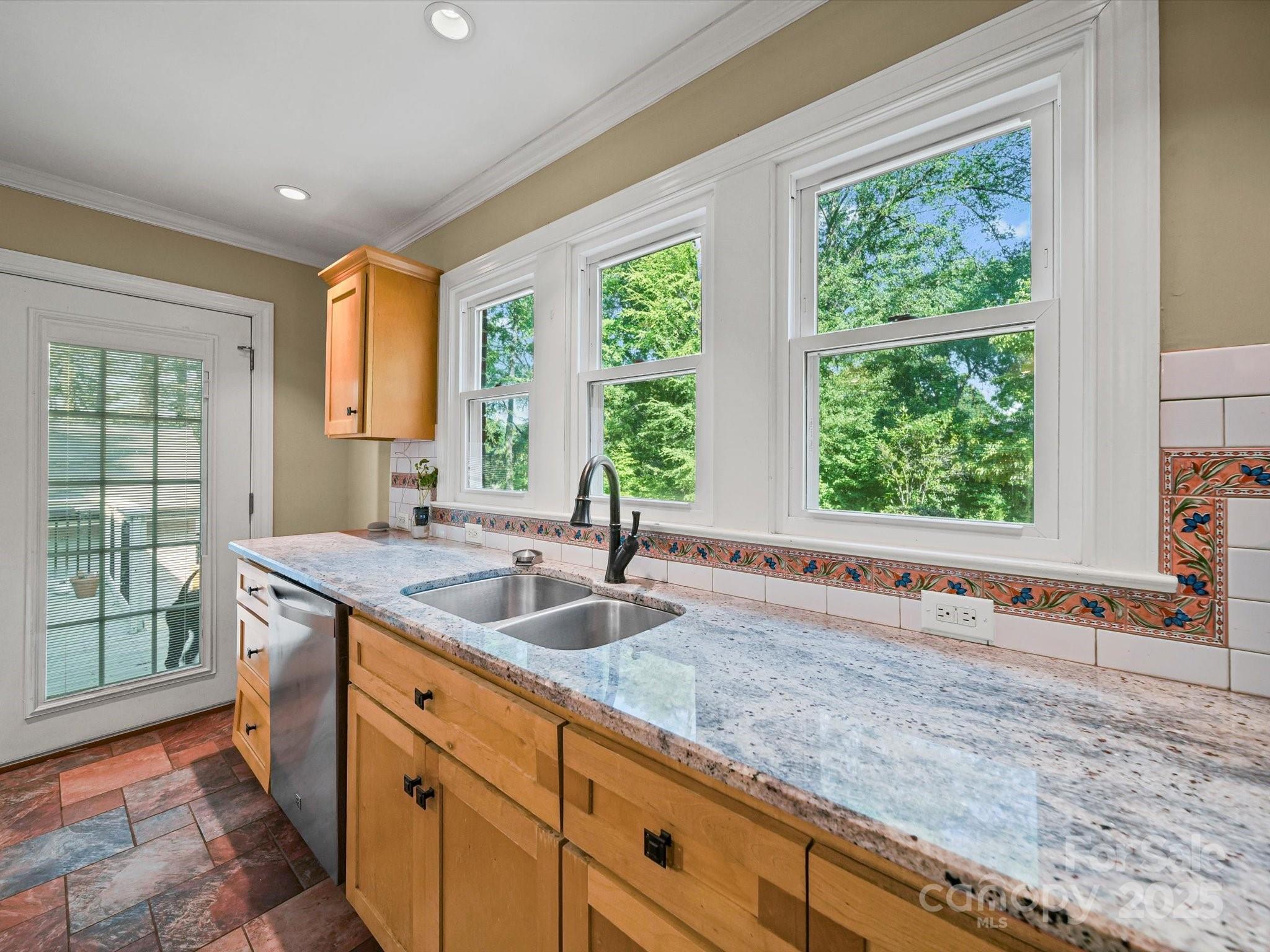 736 Spring Street SW