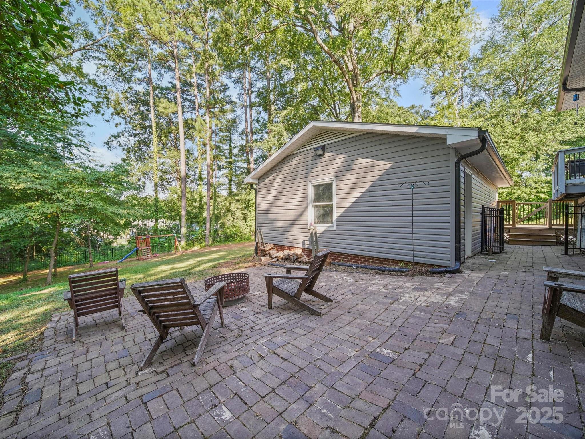 736 Spring Street SW