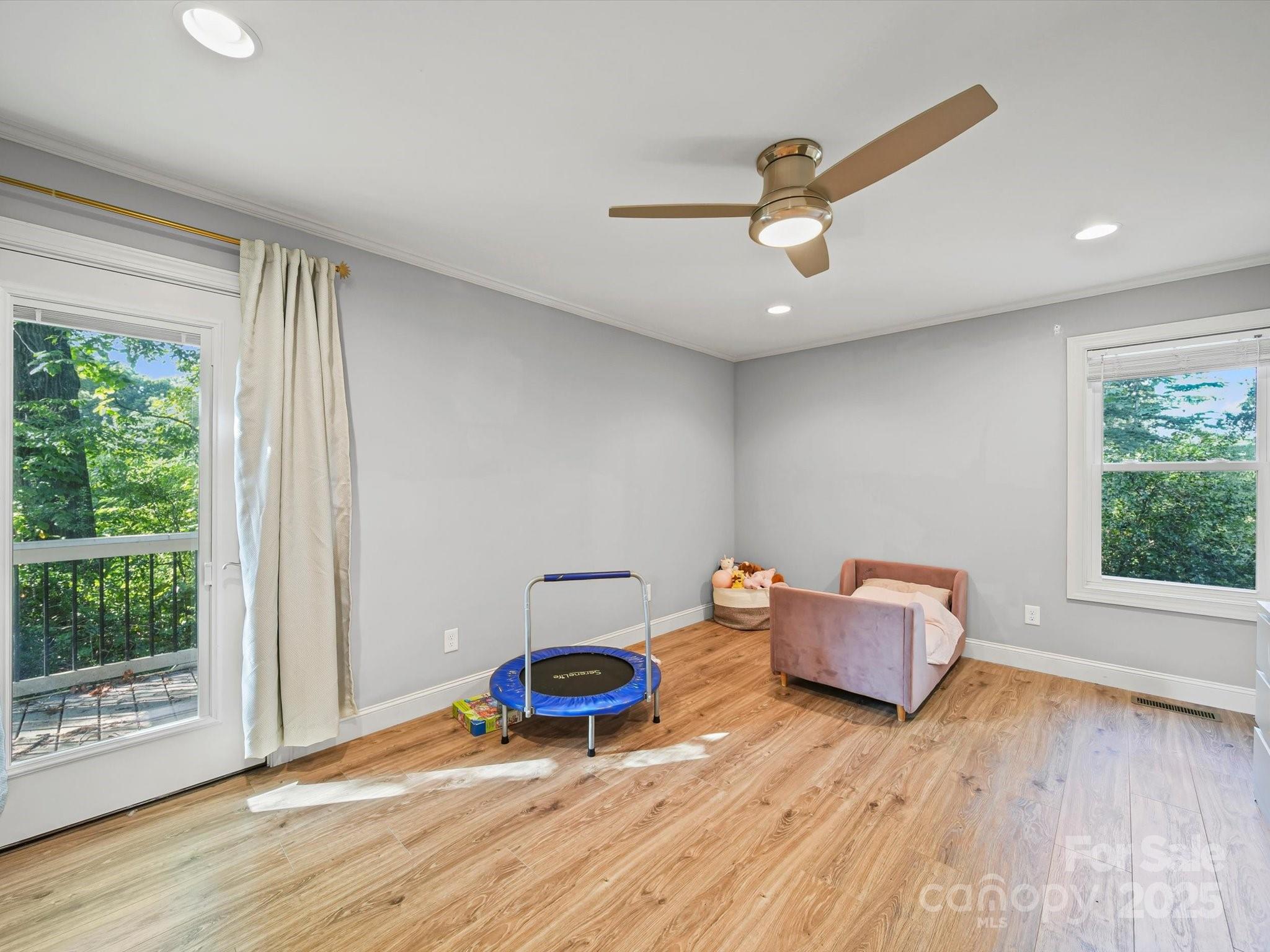 736 Spring Street SW