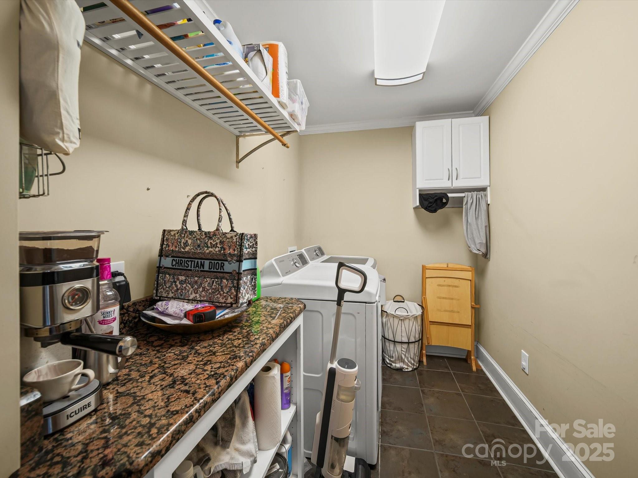 736 Spring Street SW