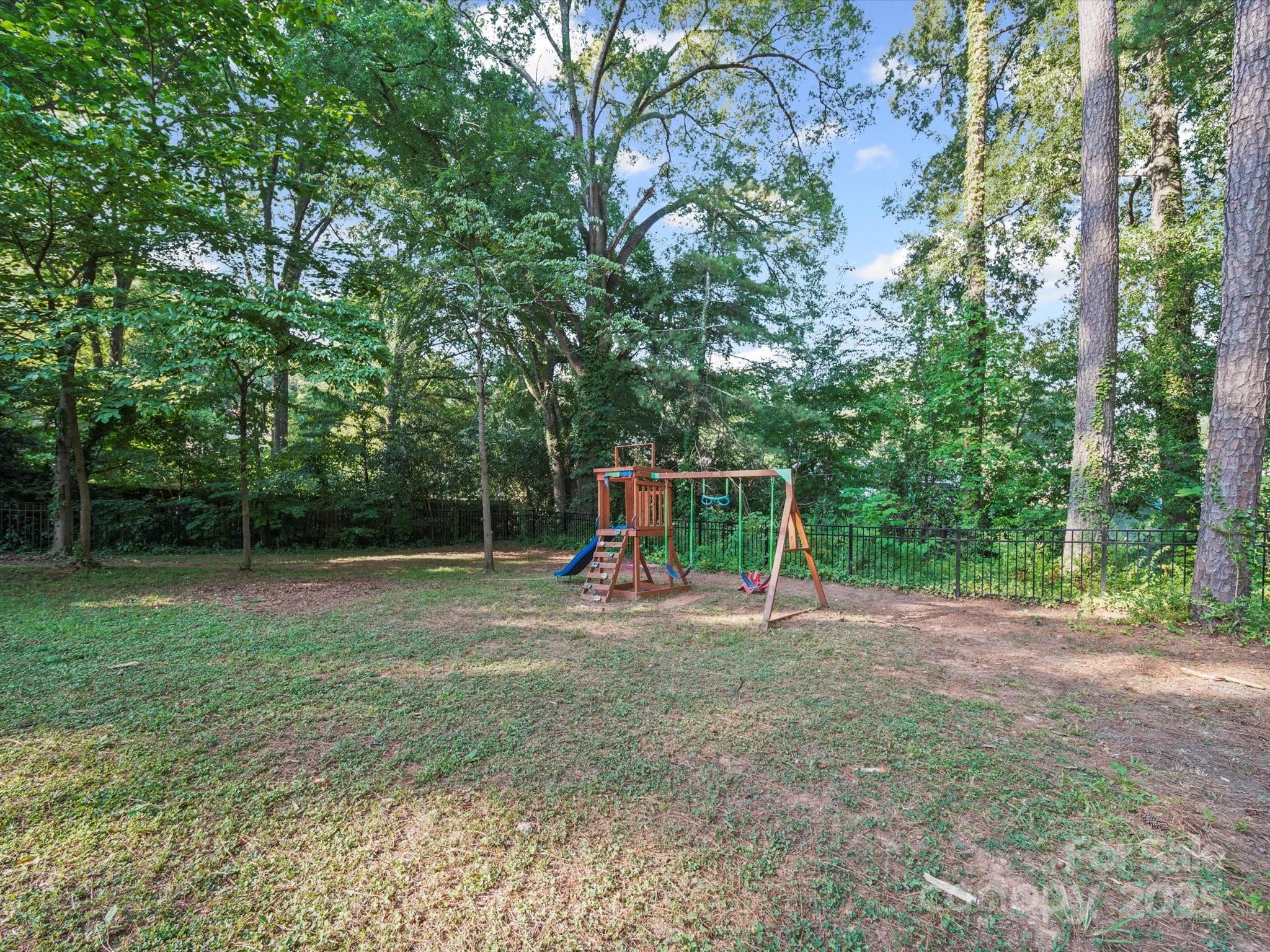 736 Spring Street SW