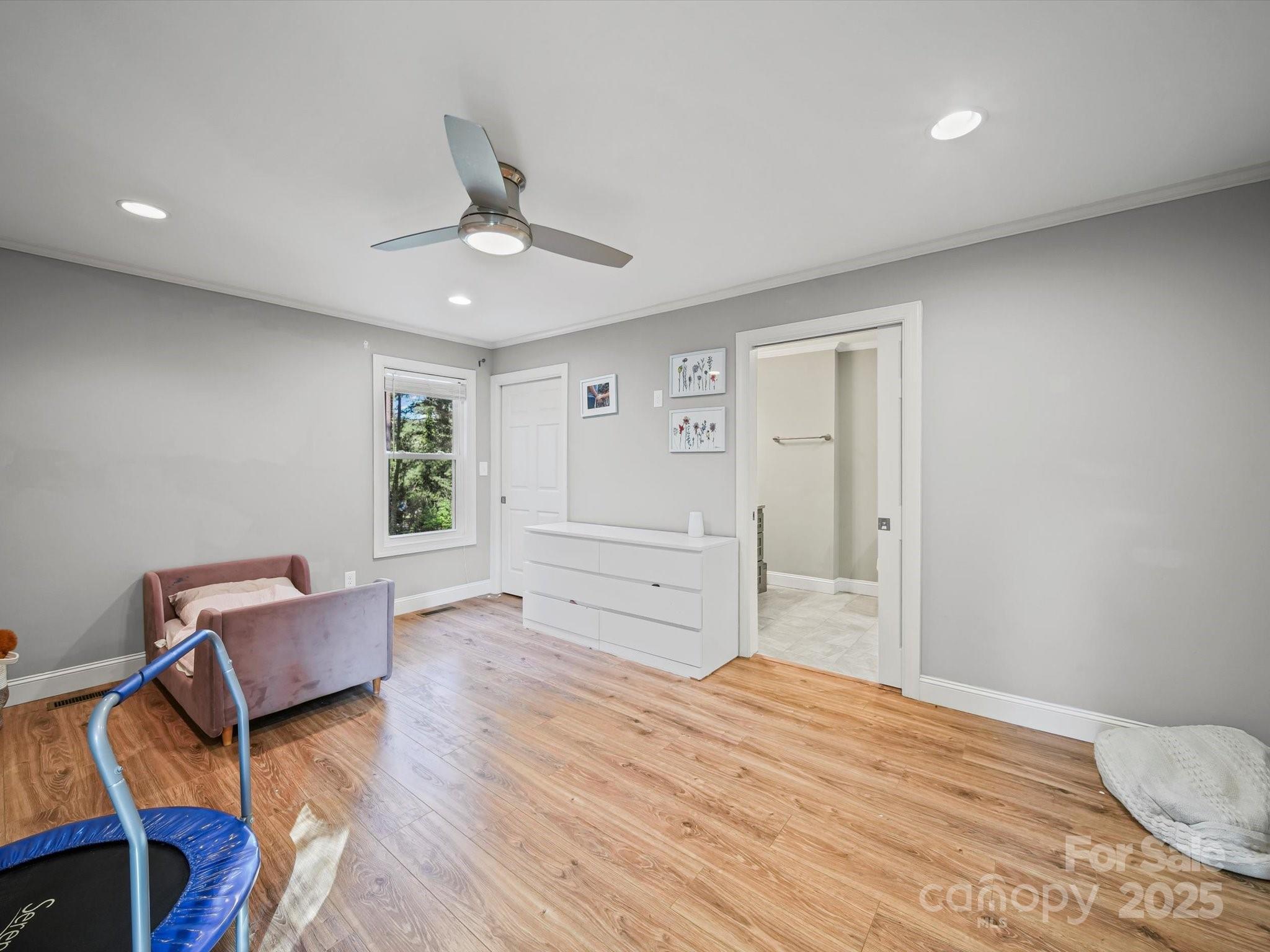 736 Spring Street SW